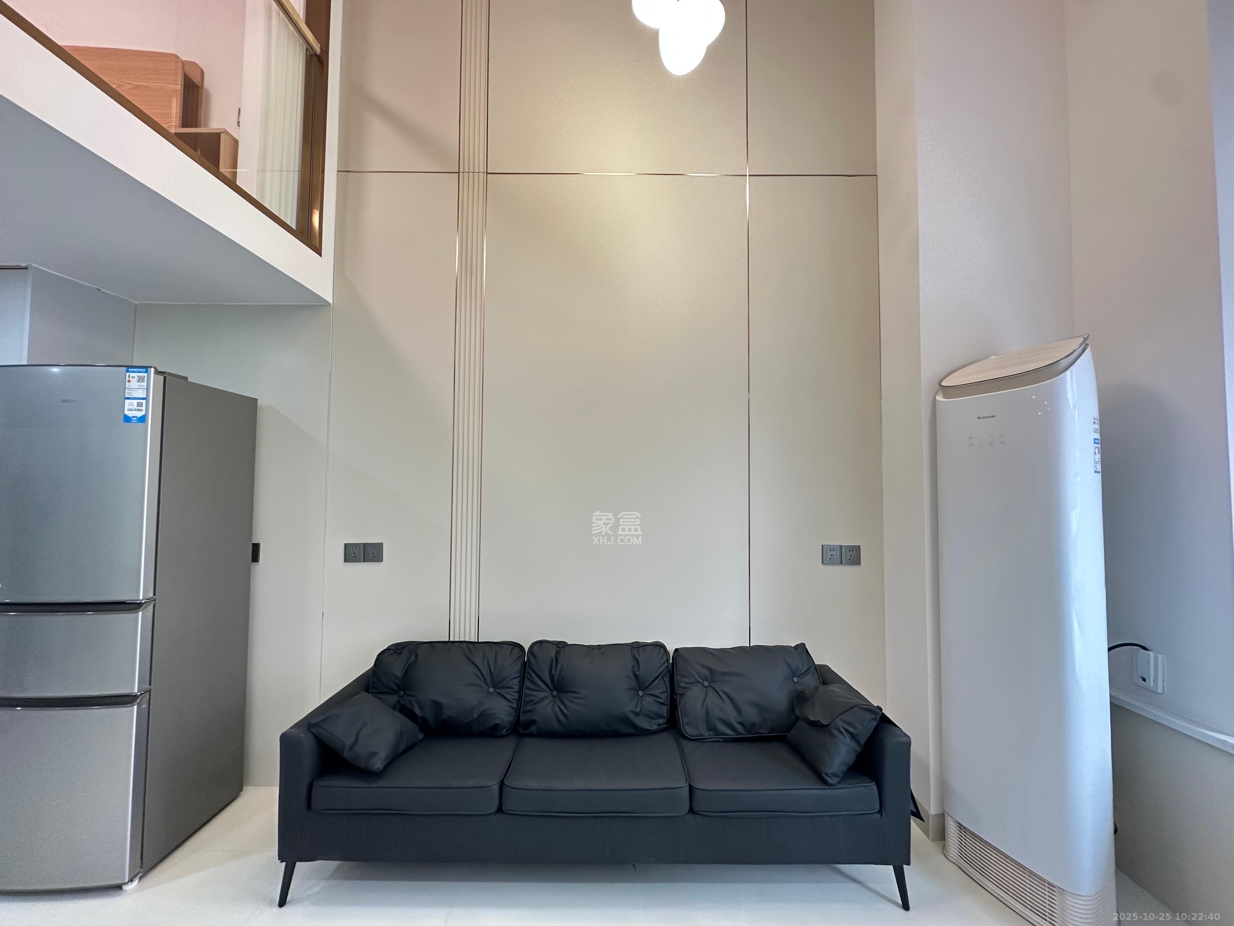 保利中环广场(保利中悦苑)  2室1厅1卫    2600.0元/月 保利中环广场(保利中悦苑)  2室1厅1卫    2600.0元/月室内图