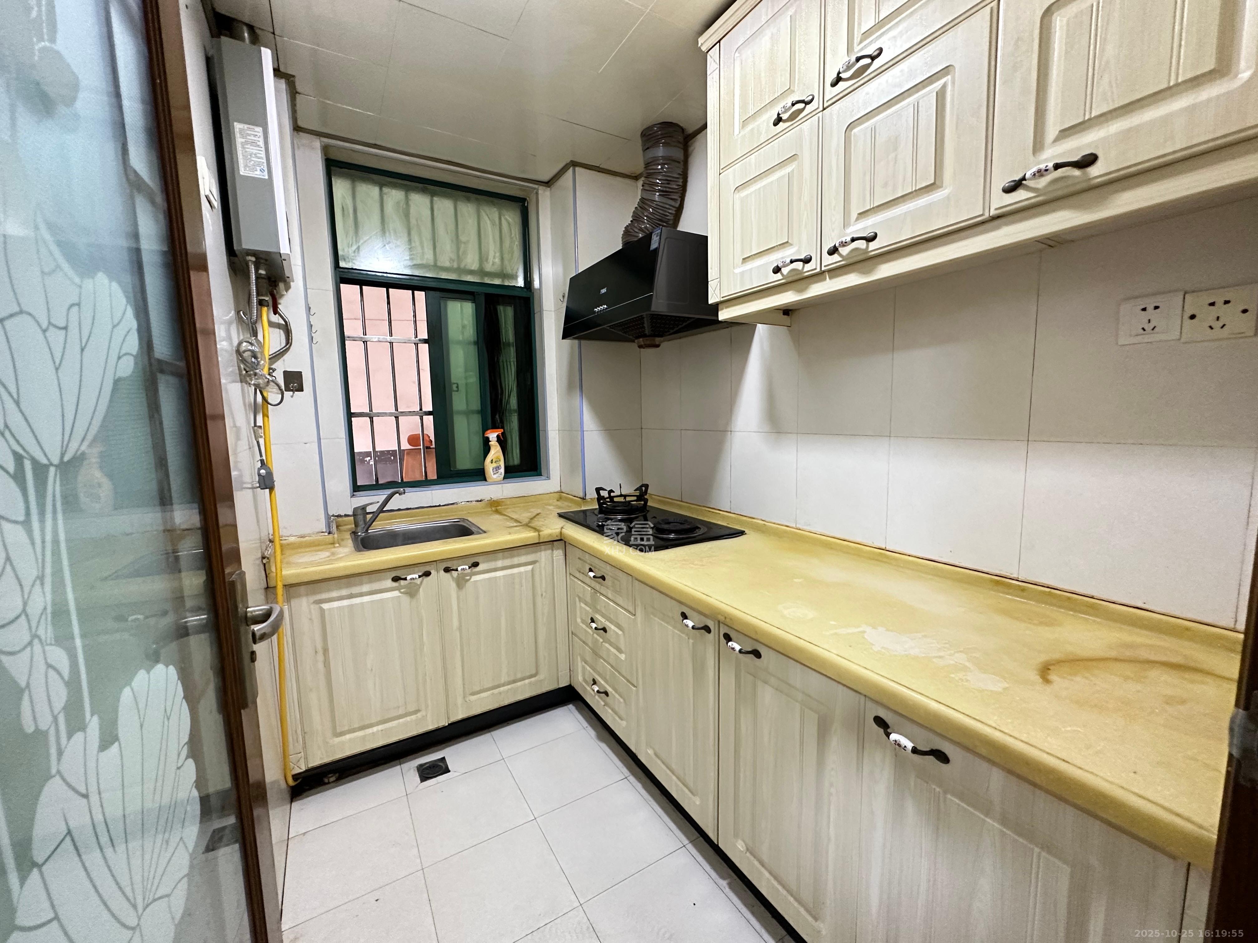 高桥财富大厦  3室1厅1卫    2100.0元/月 高桥财富大厦  3室1厅1卫    2100.0元/月室内图