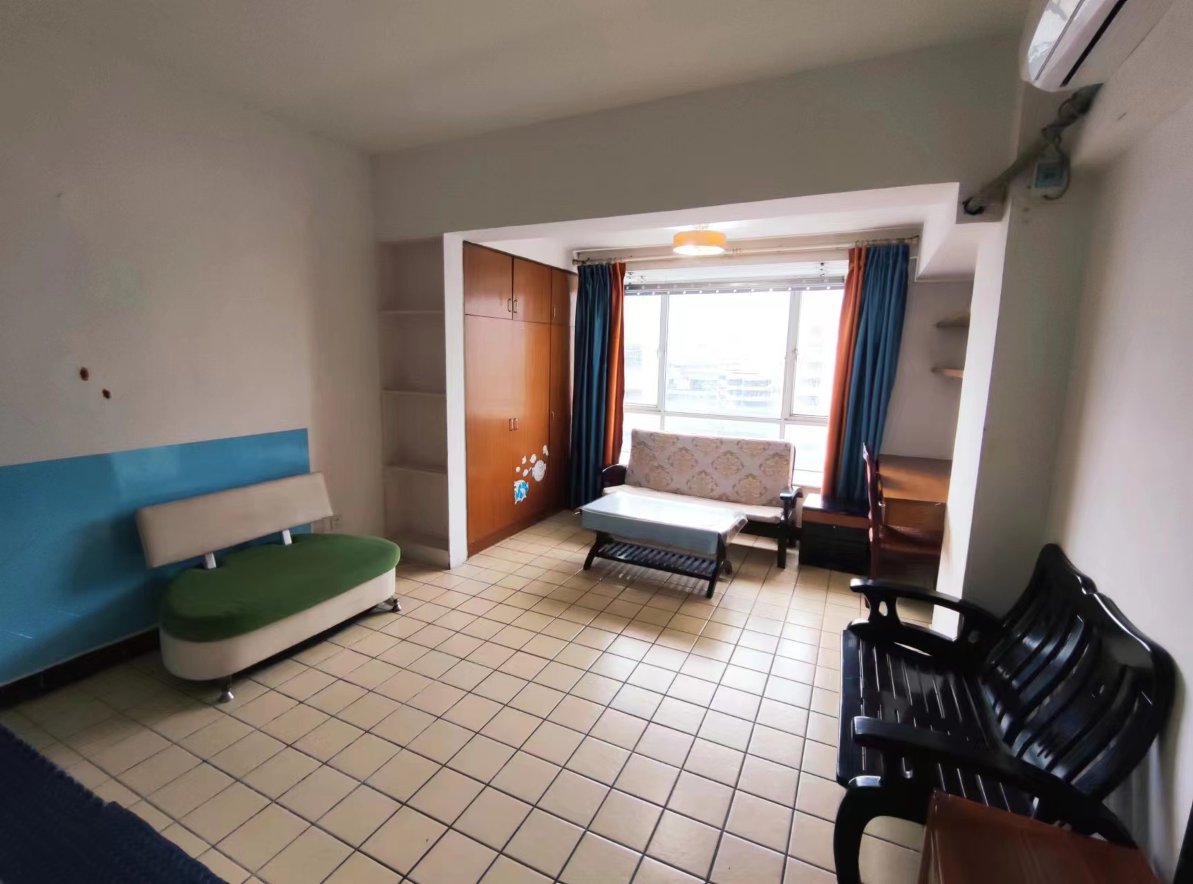 榆海小区  1室0厅1卫    1400.0元/月室内图1