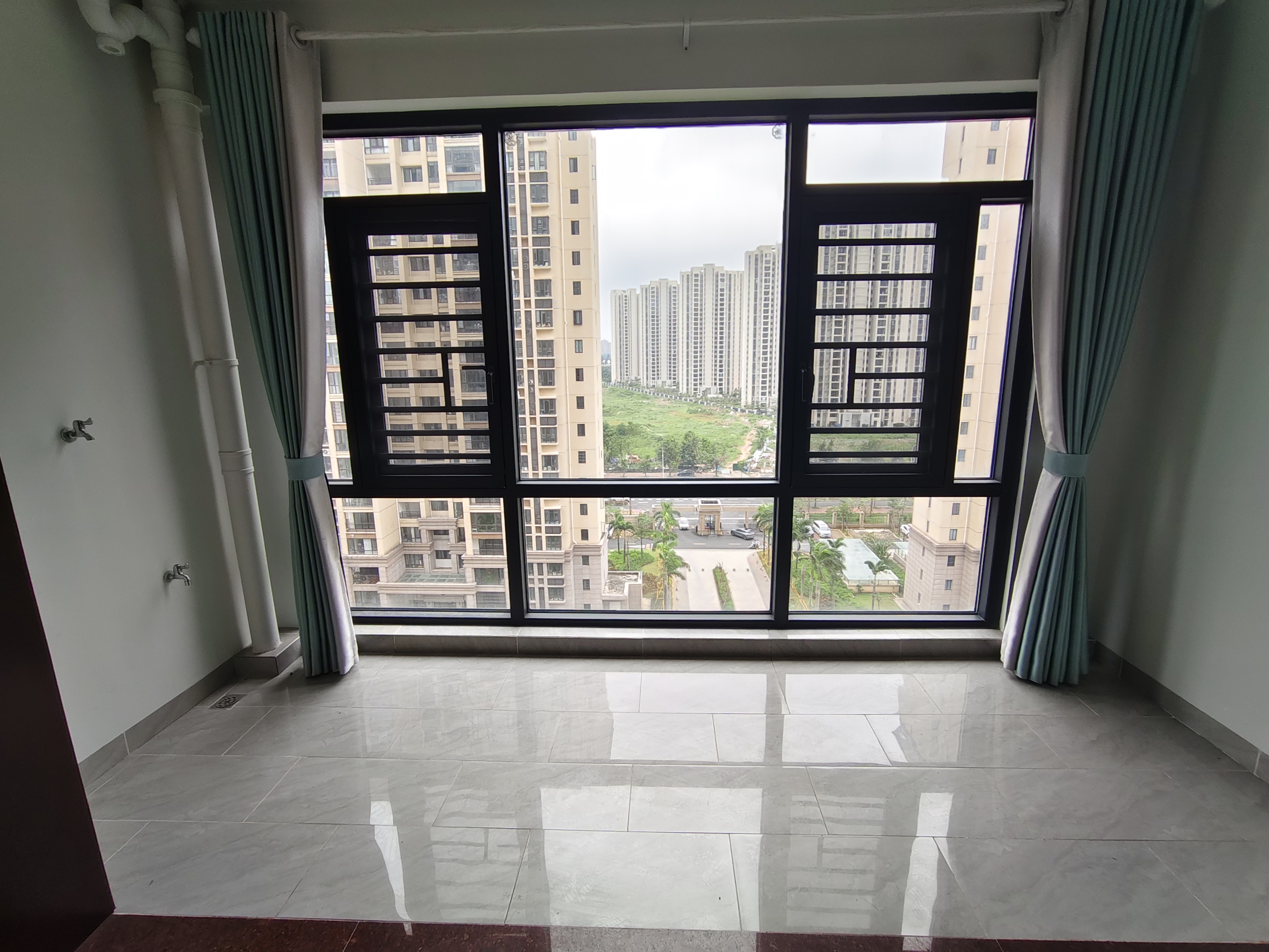 和风家园二期碧海居  3室2厅2卫    2300.0元/月室内图