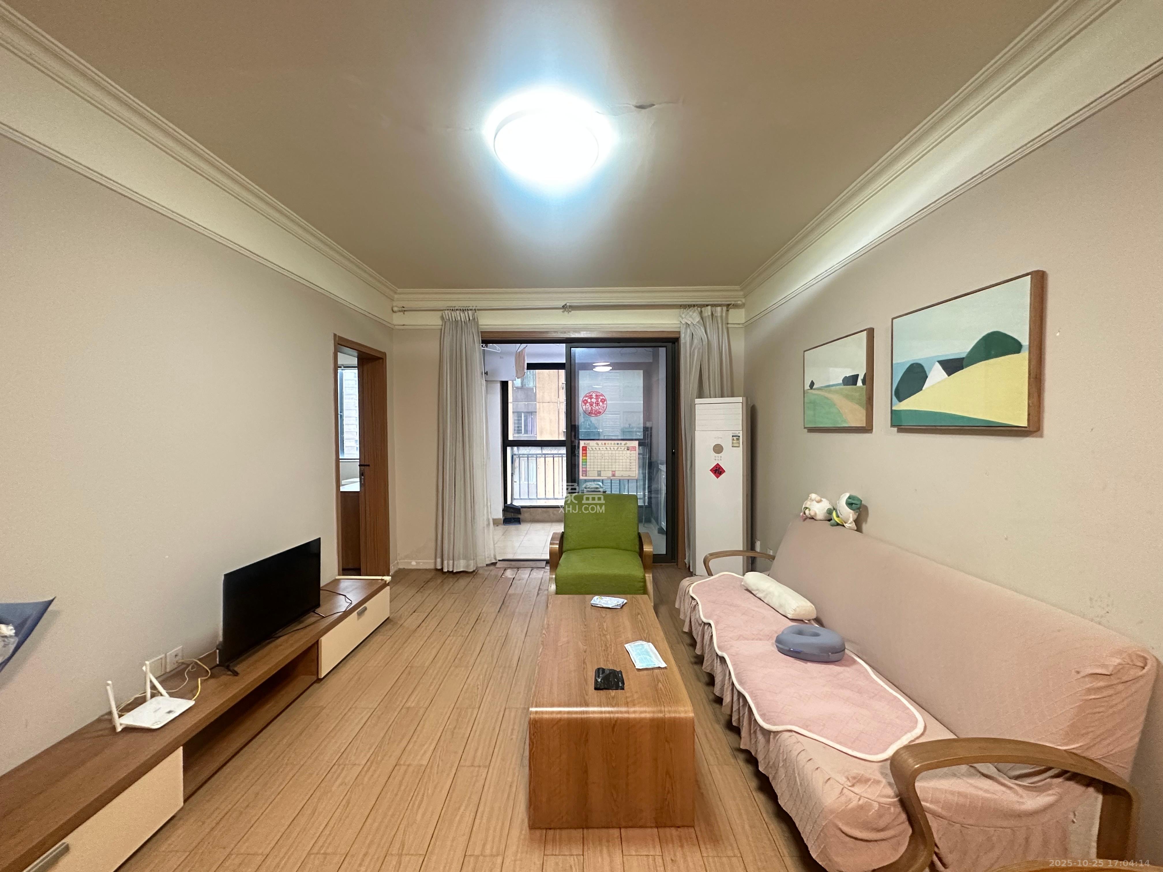 麓谷小镇  3室2厅1卫    2000.0元/月 麓谷小镇  3室2厅1卫    2000.0元/月室内图