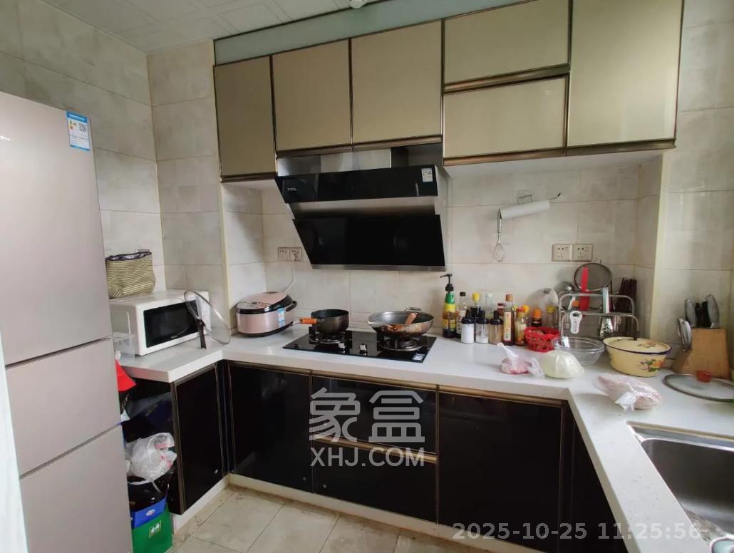 南山十里天池 3室2厅1卫 2100.0元/月 南山十里天池 3室2厅1卫 2100.0元/月室内图