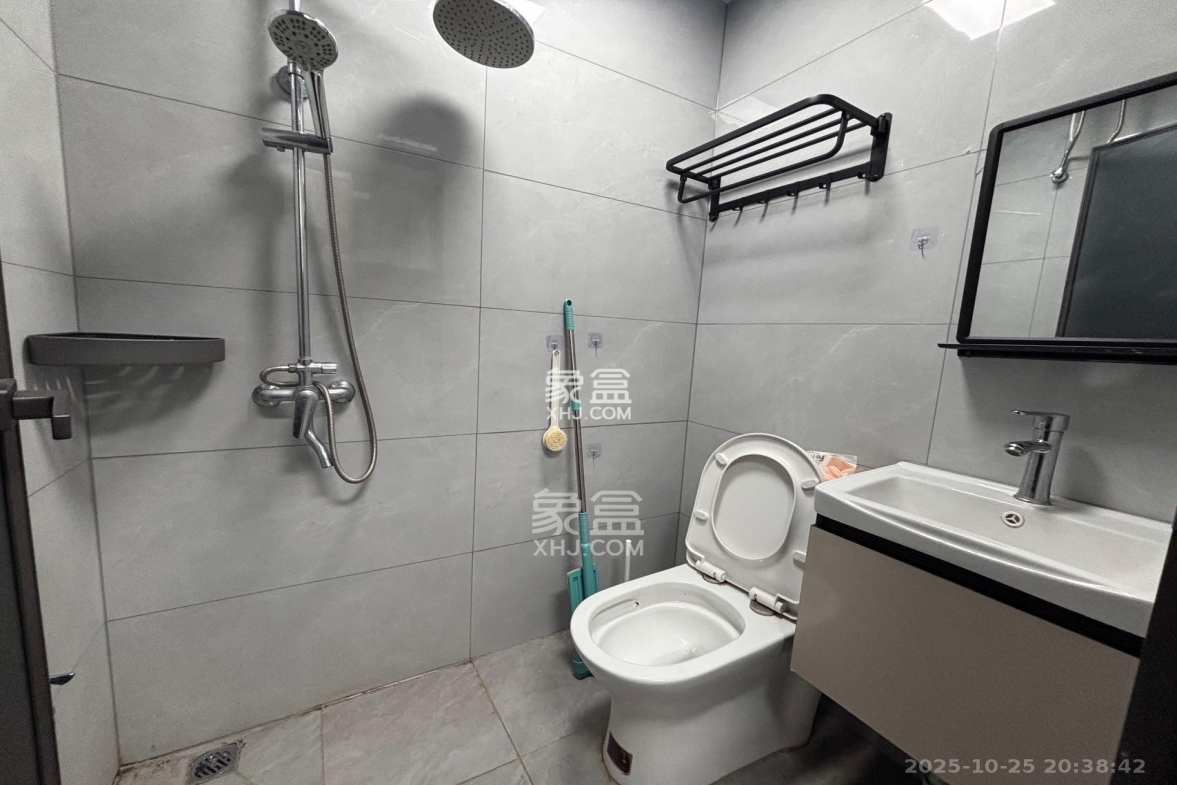 鄱阳汇金中心 1室0厅0卫 1100.0元/月 鄱阳汇金中心 1室0厅0卫 1100.0元/月室内图