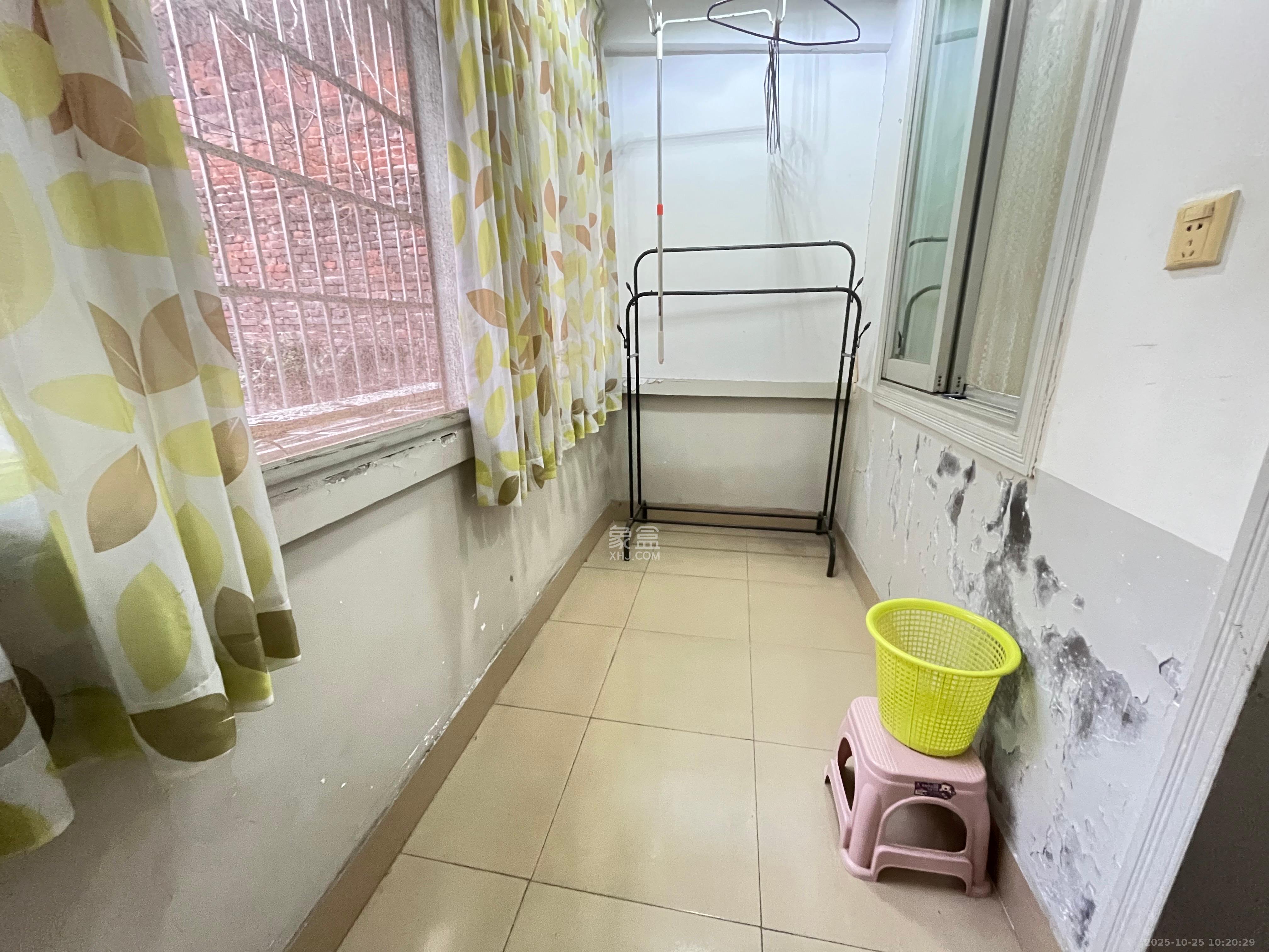 红旗区四片  1室1厅1卫    1500.0元/月室内图