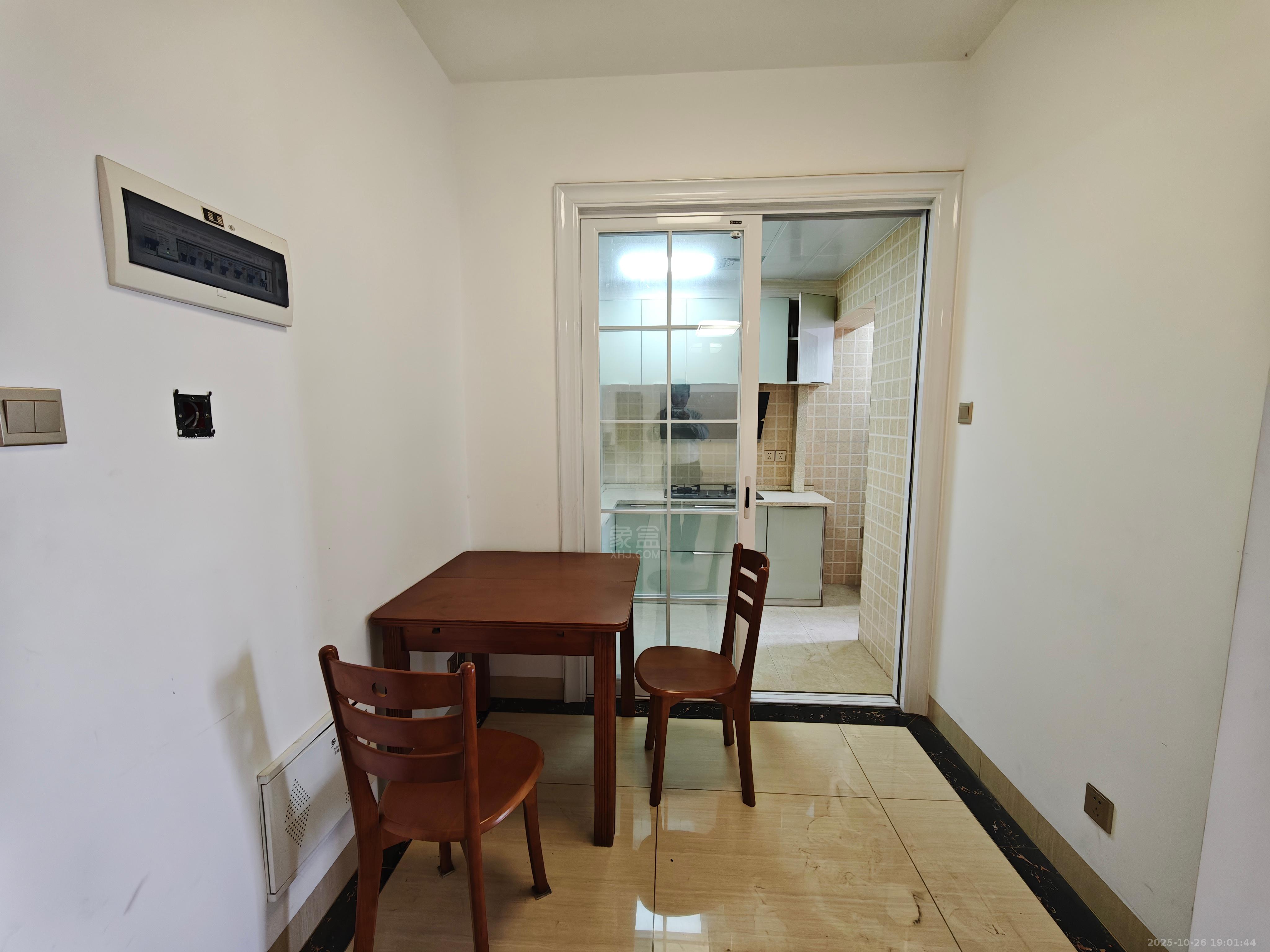 武广国际学苑  2室2厅1卫    1800.0元/月 武广国际学苑  2室2厅1卫    1800.0元/月室内图