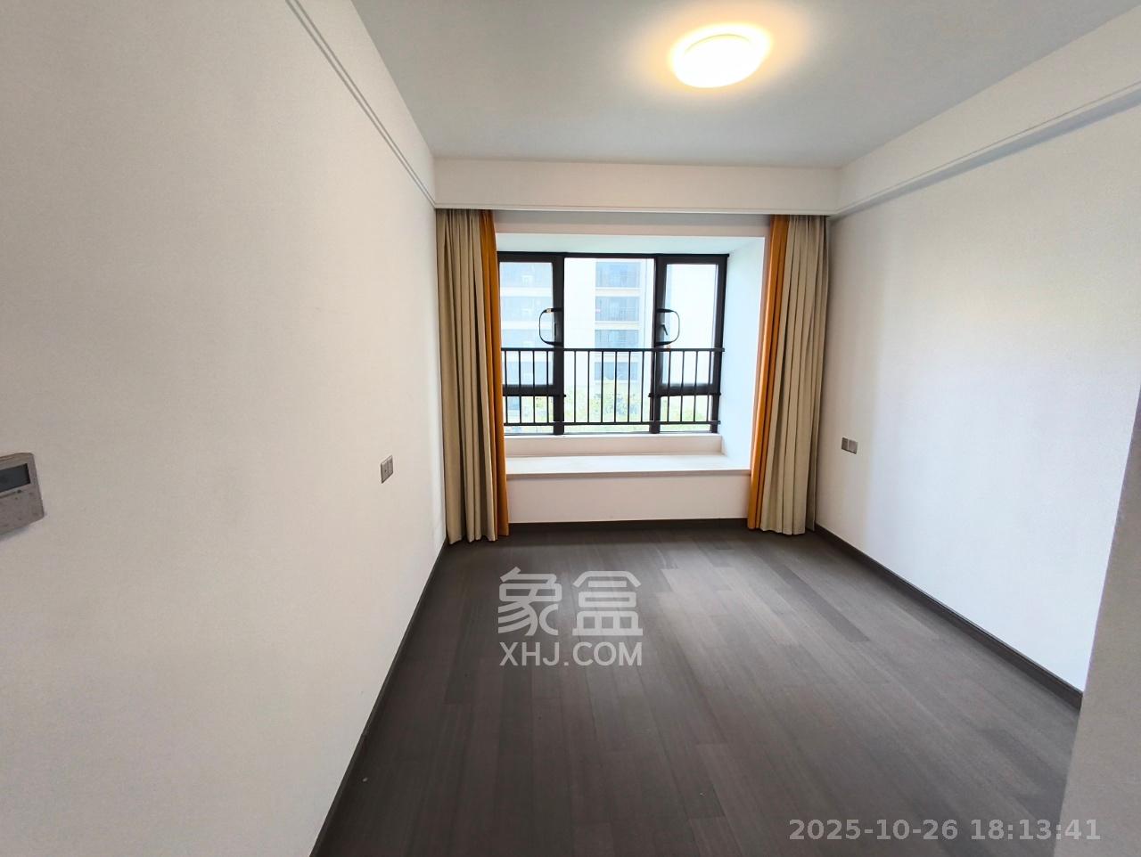 龙湖春江天玺  4室2厅2卫    5000.0元/月室内图