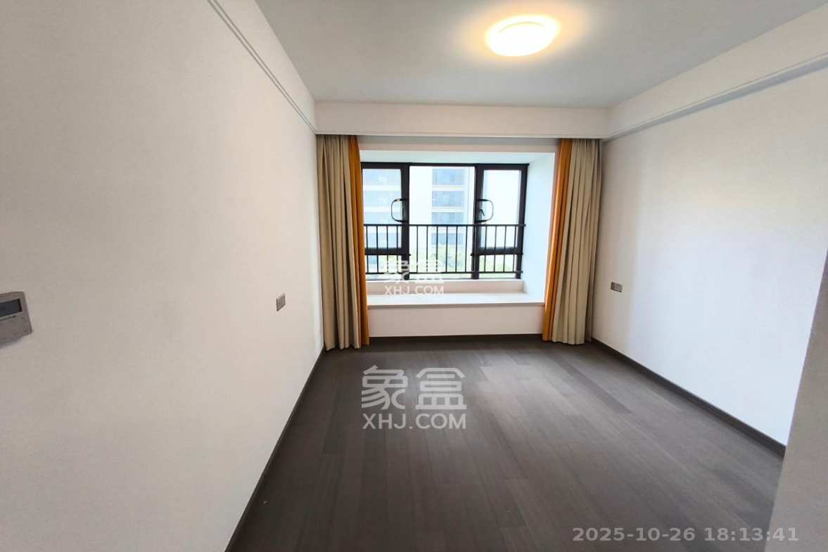 龙湖春江天玺  4室2厅2卫    5000.0元/月 龙湖春江天玺  4室2厅2卫    5000.0元/月室内图