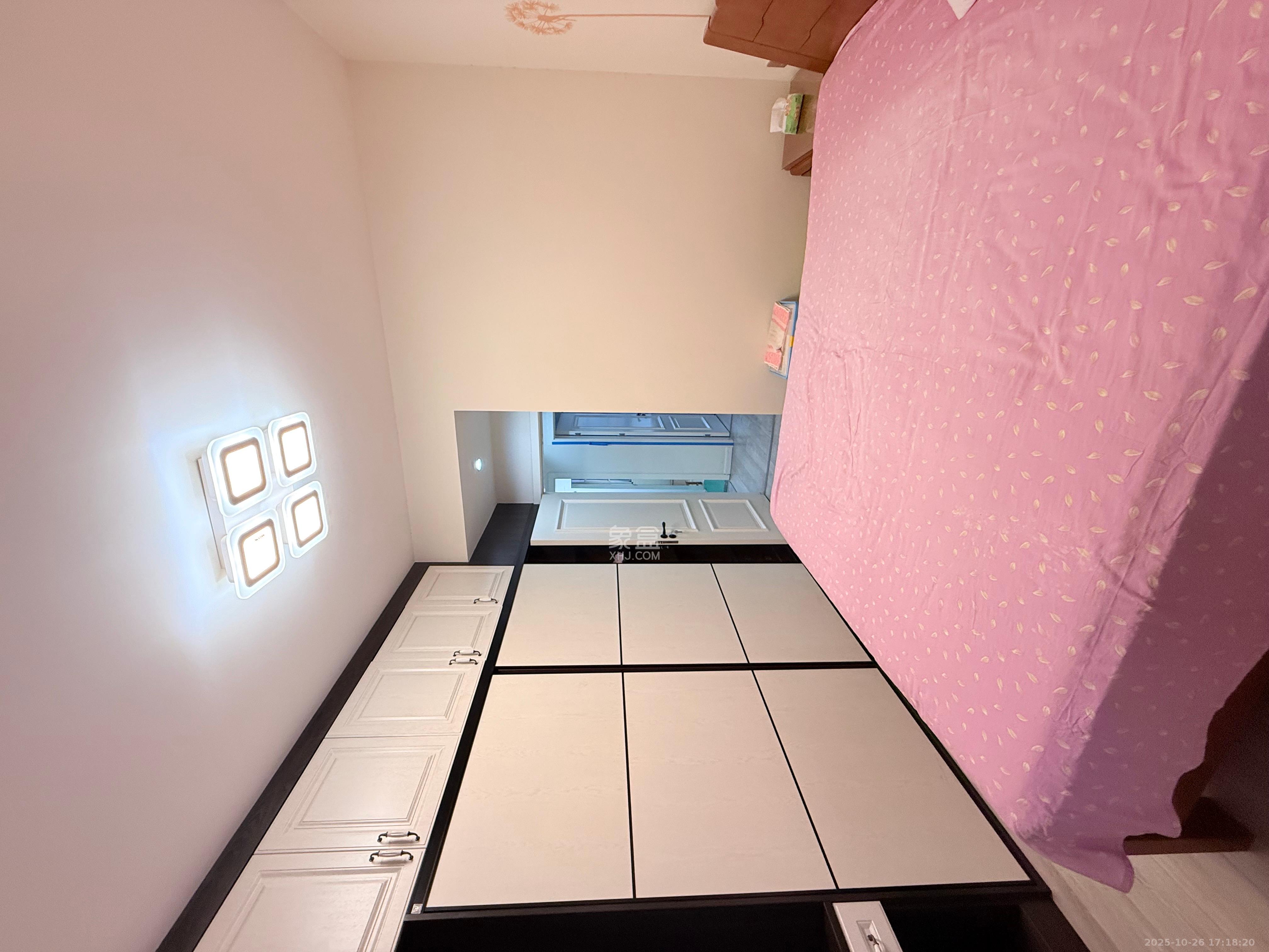 月湖兰庭 1室2厅1卫 2500.0元/月 月湖兰庭 1室2厅1卫 2500.0元/月室内图