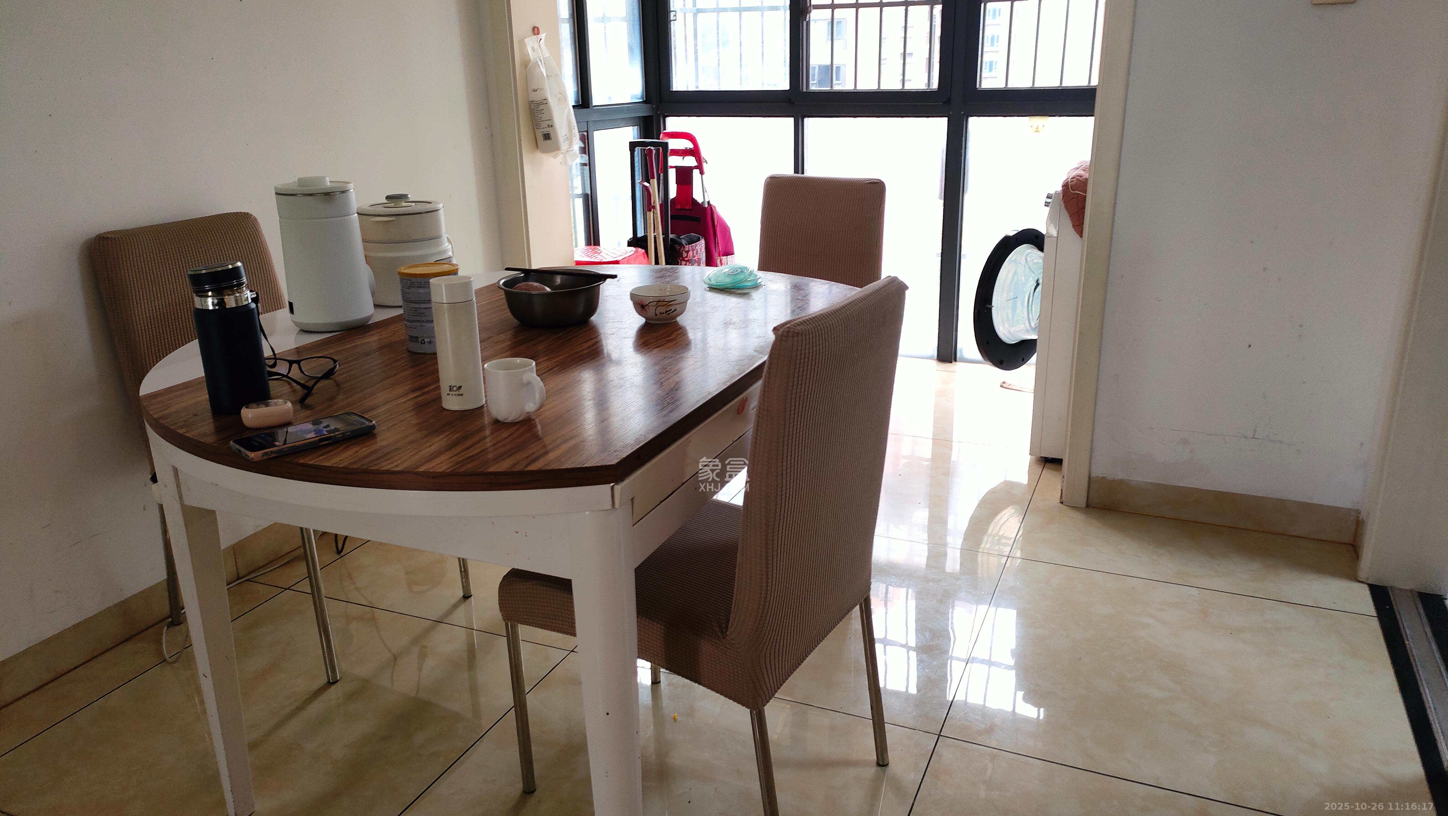 海伦春天  4室2厅2卫    2600.0元/月室内图