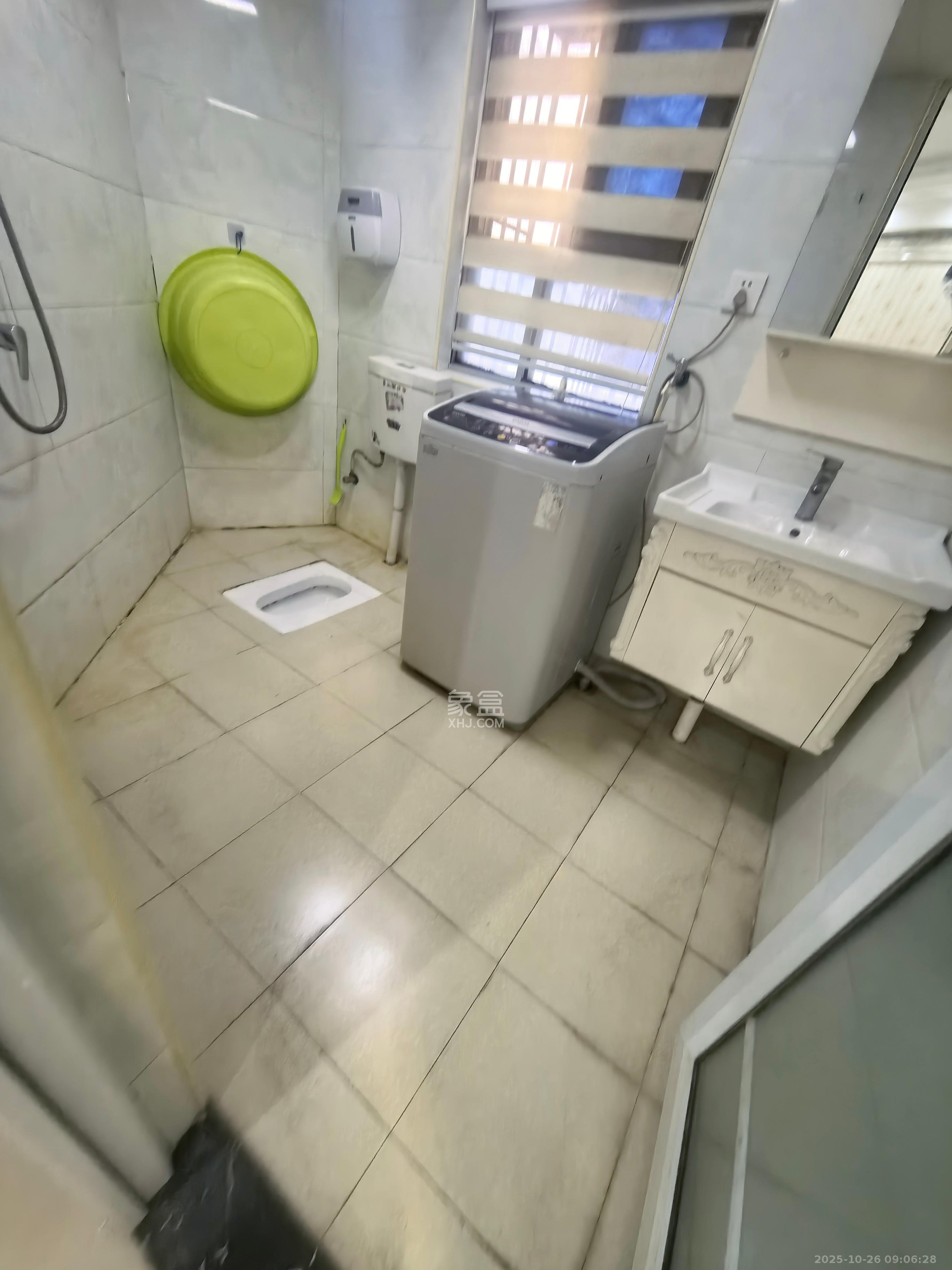 晓园大厦  3室1厅1卫    2000.0元/月 晓园大厦  3室1厅1卫    2000.0元/月室内图1