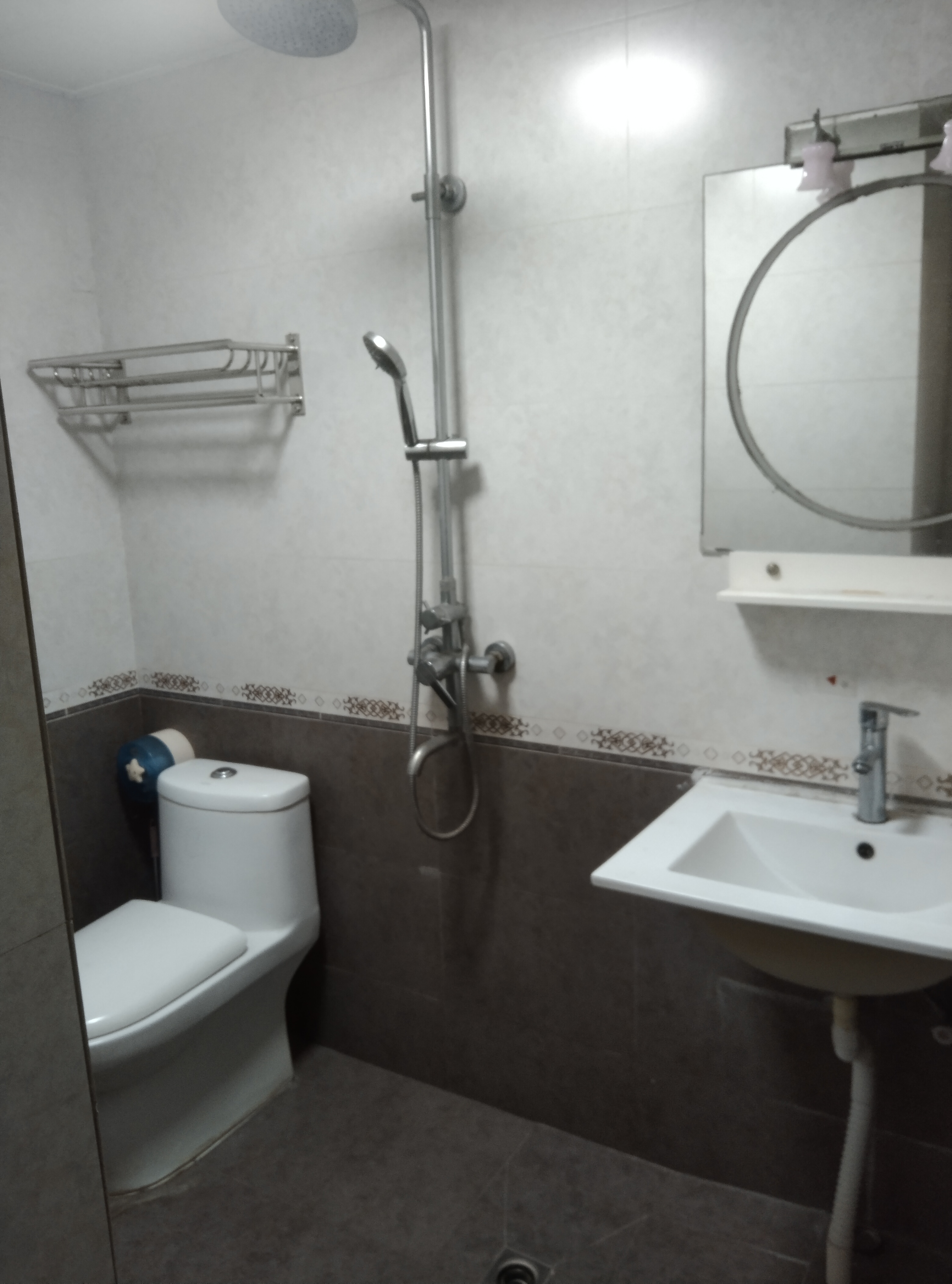 宇建城市花园  3室2厅2卫    2500.0元/月 宇建城市花园  3室2厅2卫    2500.0元/月室内图