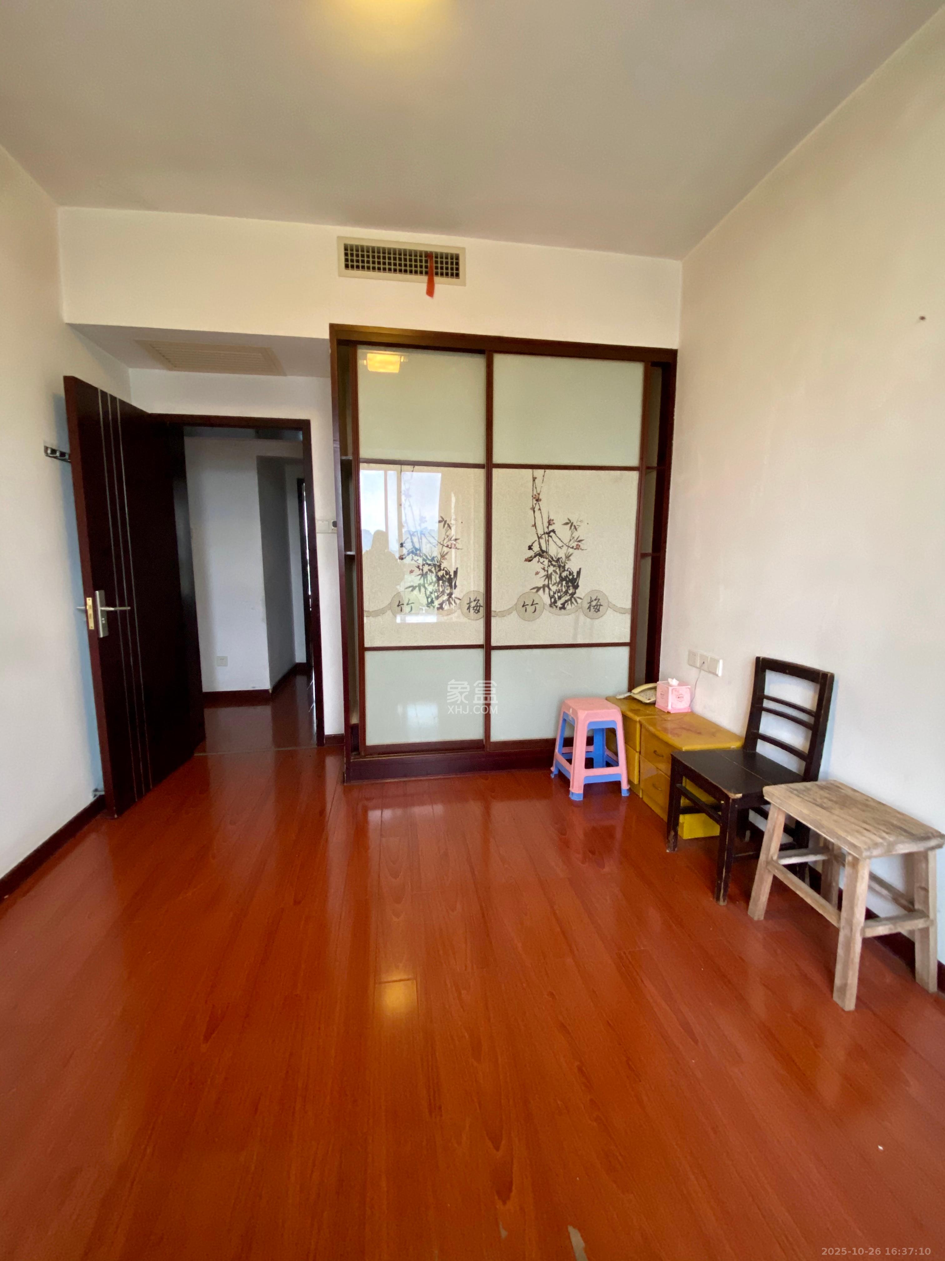 科技公寓 3室2厅2卫 3300.0元/月 科技公寓 3室2厅2卫 3300.0元/月室内图