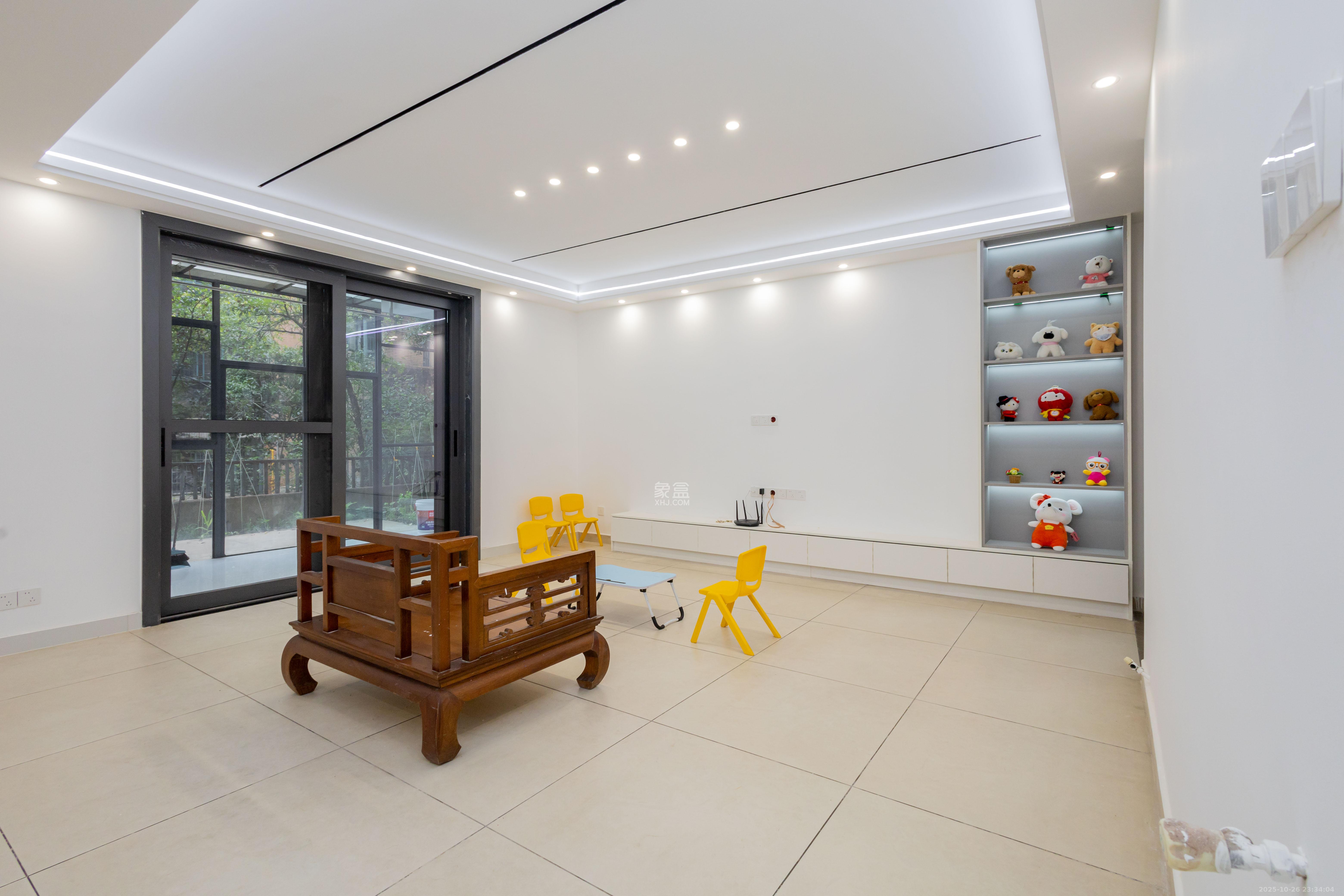 东业早安星城 4室2厅2卫 132.8万 东业早安星城 4室2厅2卫 132.8万客厅