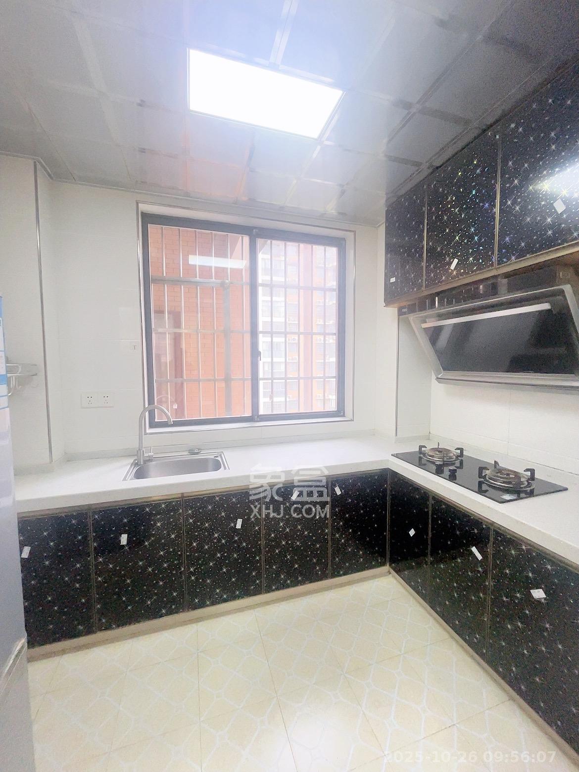 山水新城  2室2厅1卫    1700.0元/月室内图