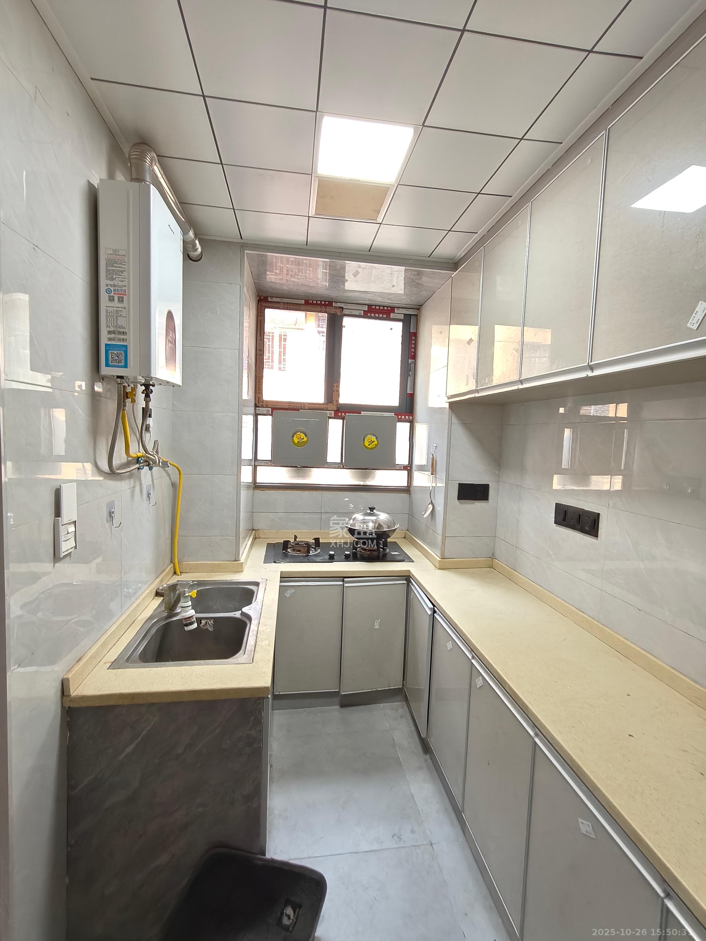 文艺路散盘  3室2厅1卫    2200.0元/月 文艺路散盘  3室2厅1卫    2200.0元/月室内图