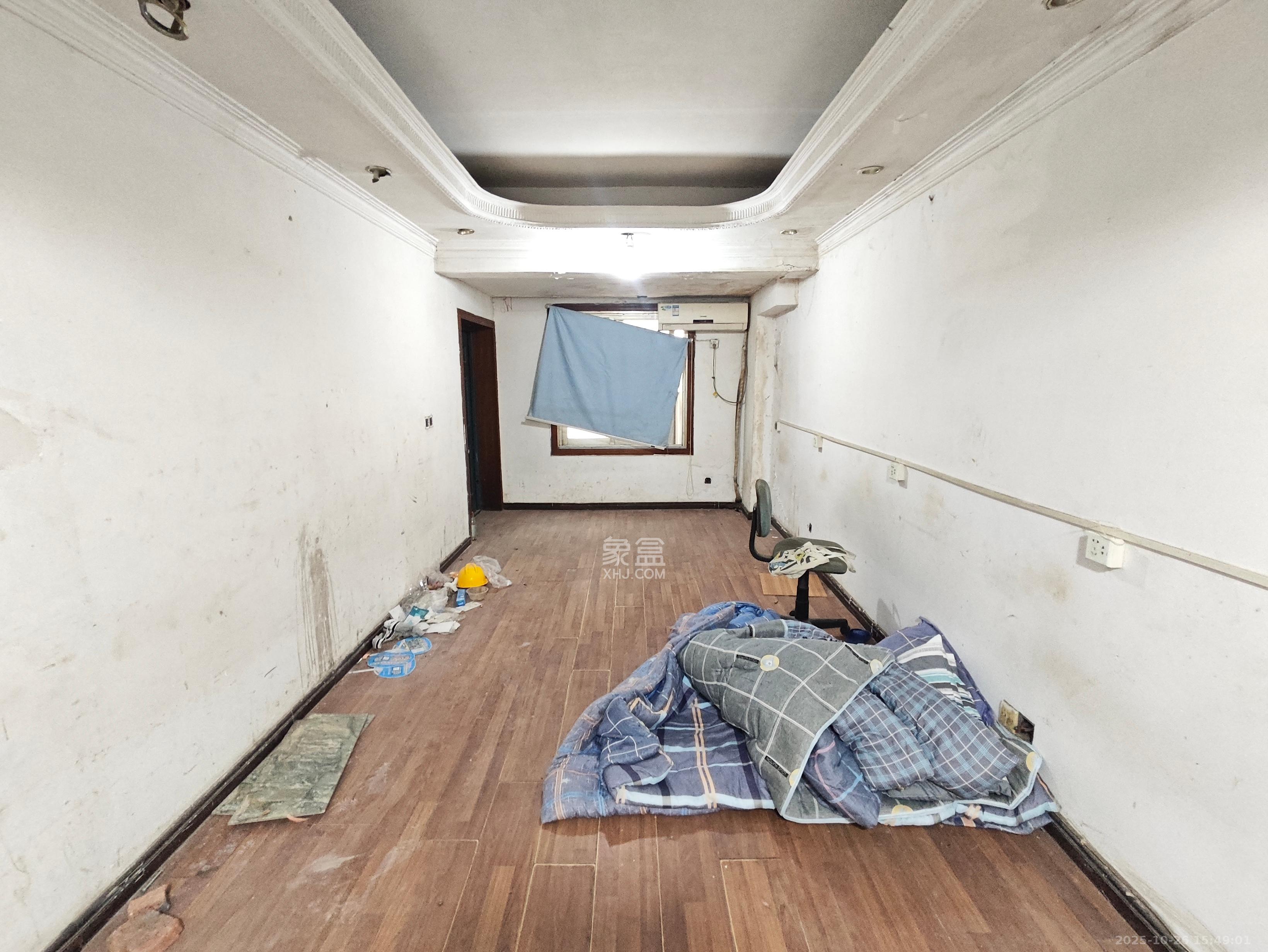 万利新村 3室2厅2卫 1800.0元/月 万利新村 3室2厅2卫 1800.0元/月室内图