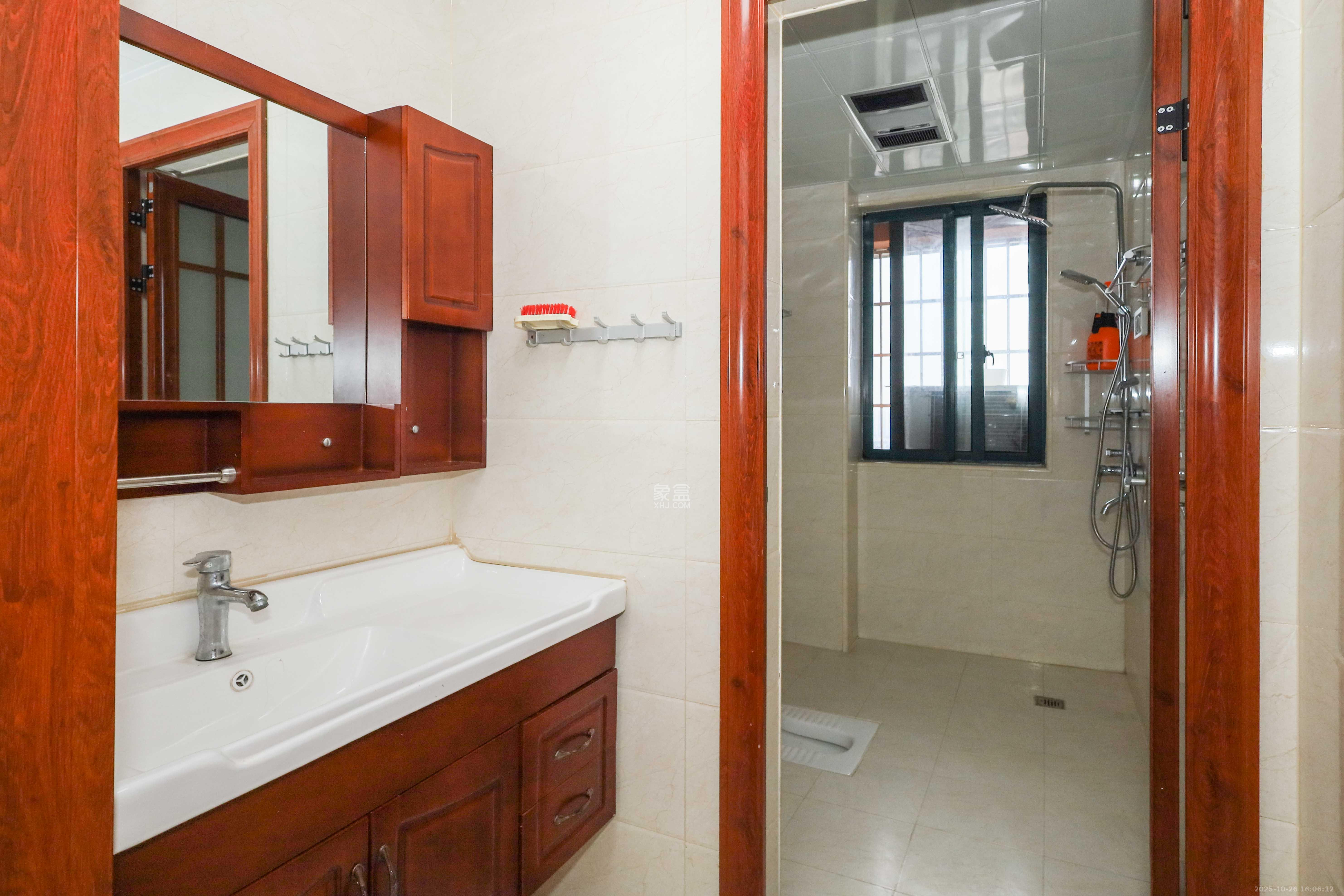 桔洲新苑（桔洲印象）  3室2厅2卫    93.0万卫生间