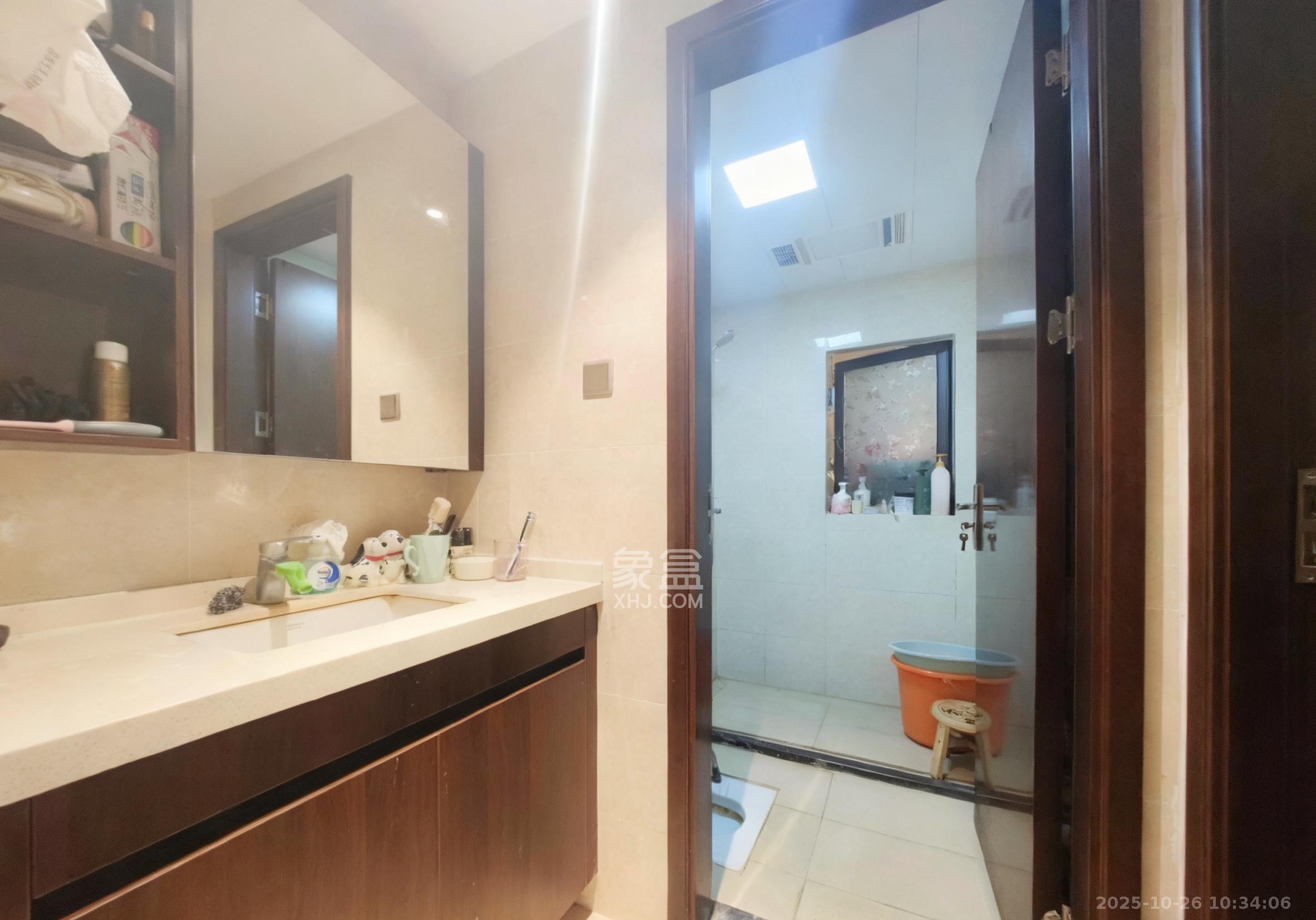 奥园誉景华府 3室2厅2卫 2300.0元/月 奥园誉景华府 3室2厅2卫 2300.0元/月室内图