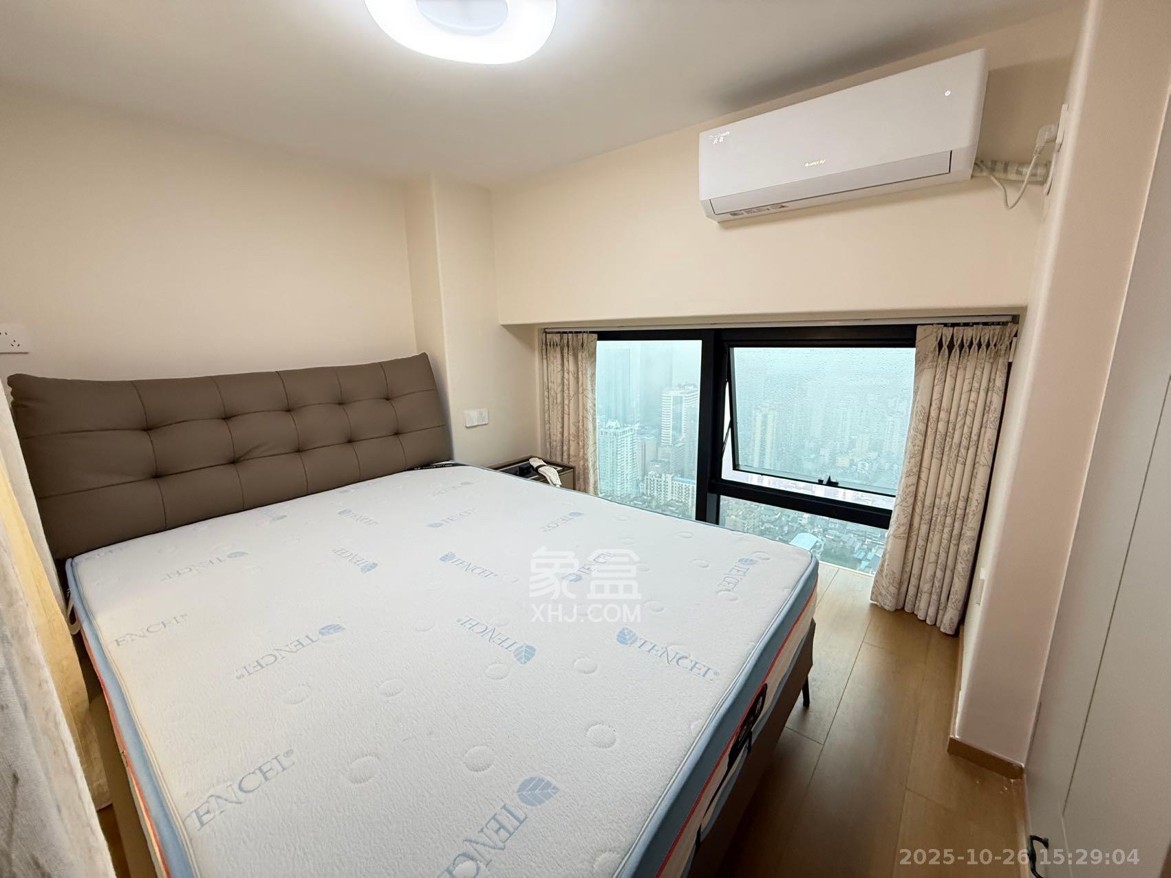 华润置地中心  2室1厅1卫    3200.0元/月 华润置地中心  2室1厅1卫    3200.0元/月室内图