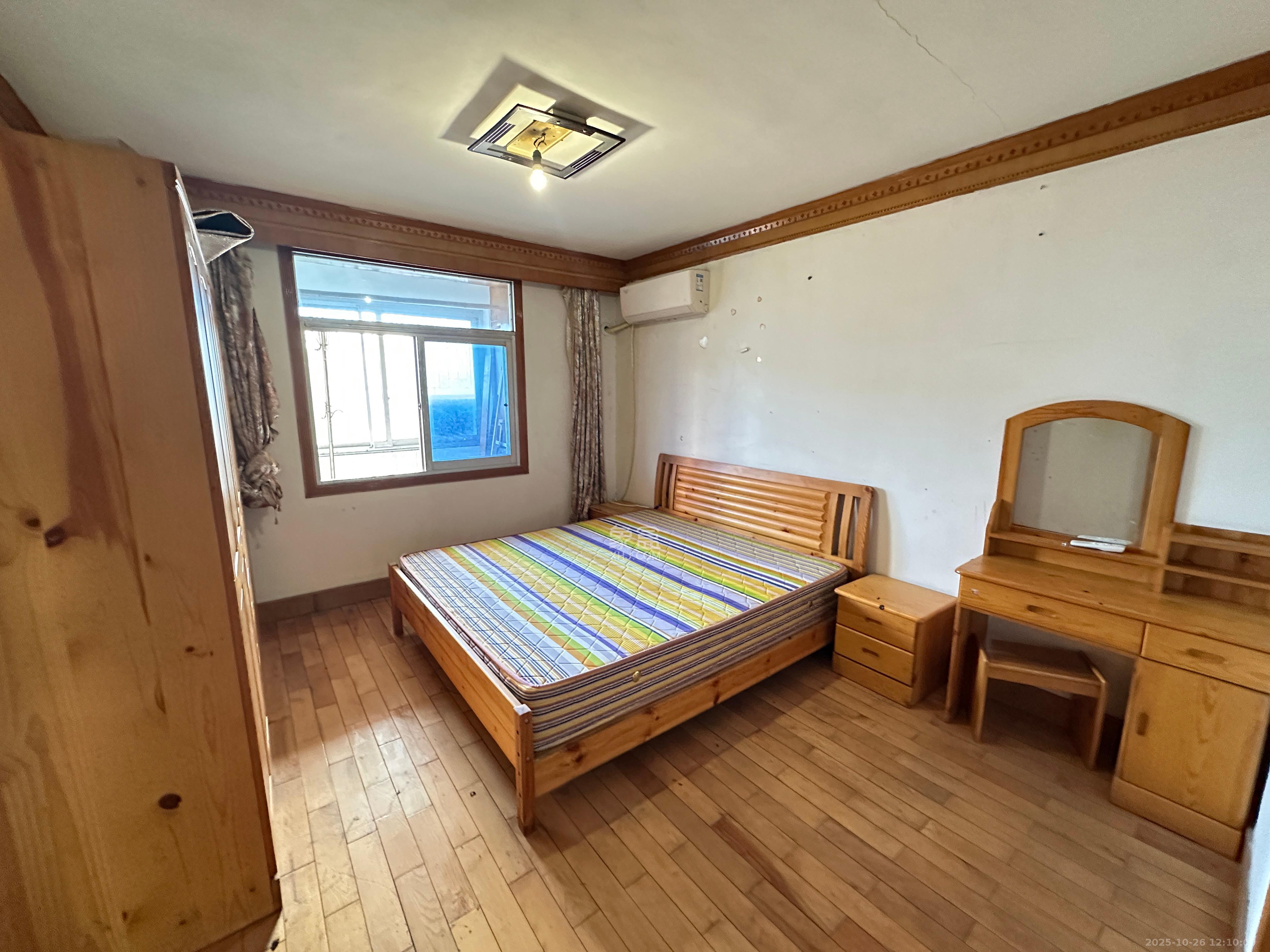 桔园小区1-8片 3室2厅2卫 1600.0元/月 桔园小区1-8片 3室2厅2卫 1600.0元/月室内图