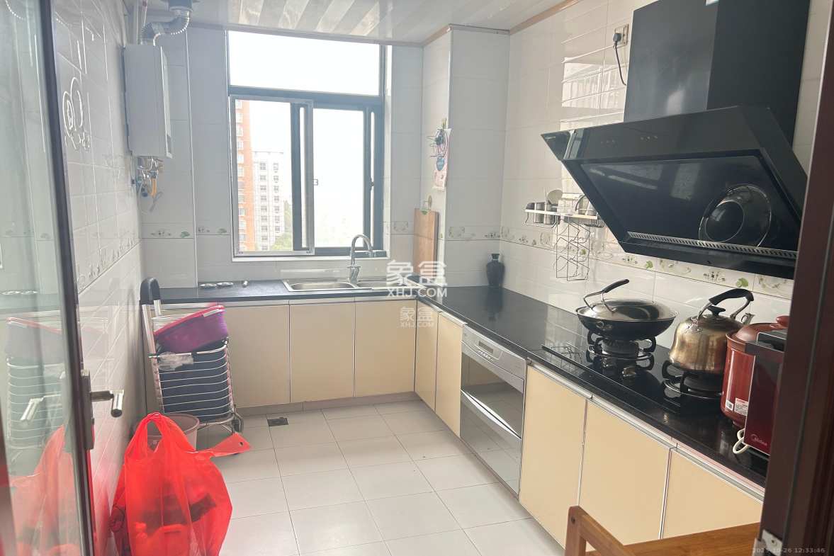 恒盛世家  3室2厅2卫    2300.0元/月 恒盛世家  3室2厅2卫    2300.0元/月室内图