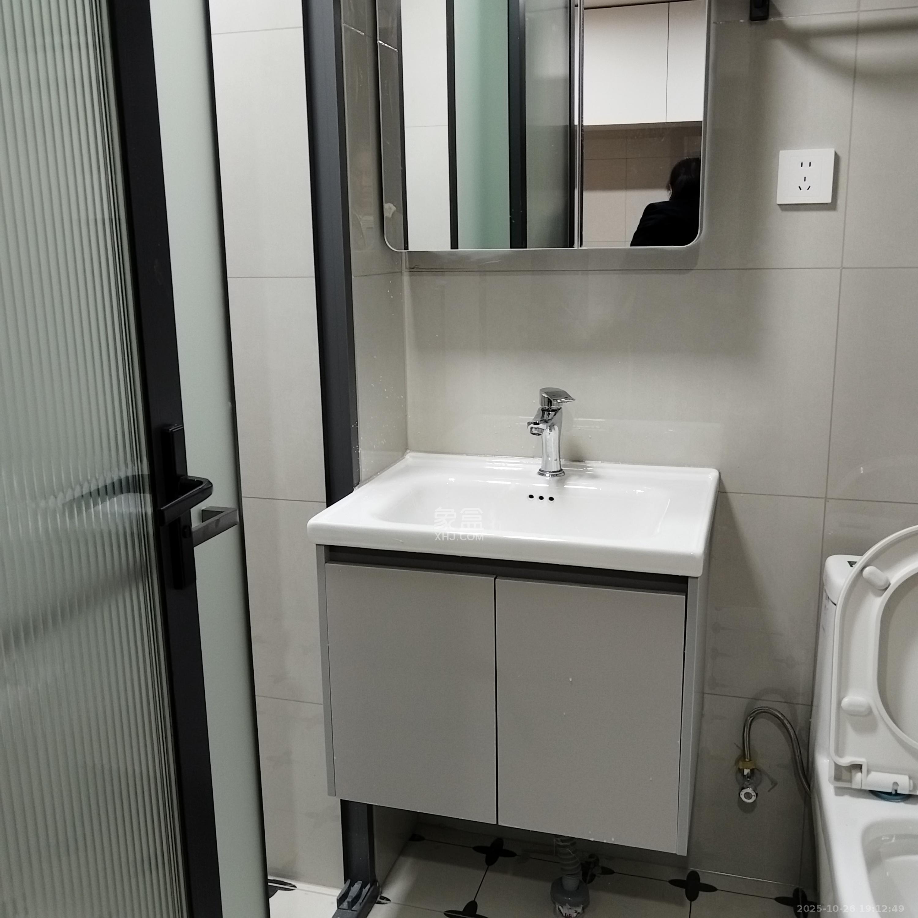 中海珑悦府  1室1厅1卫    1100.0元/月室内图