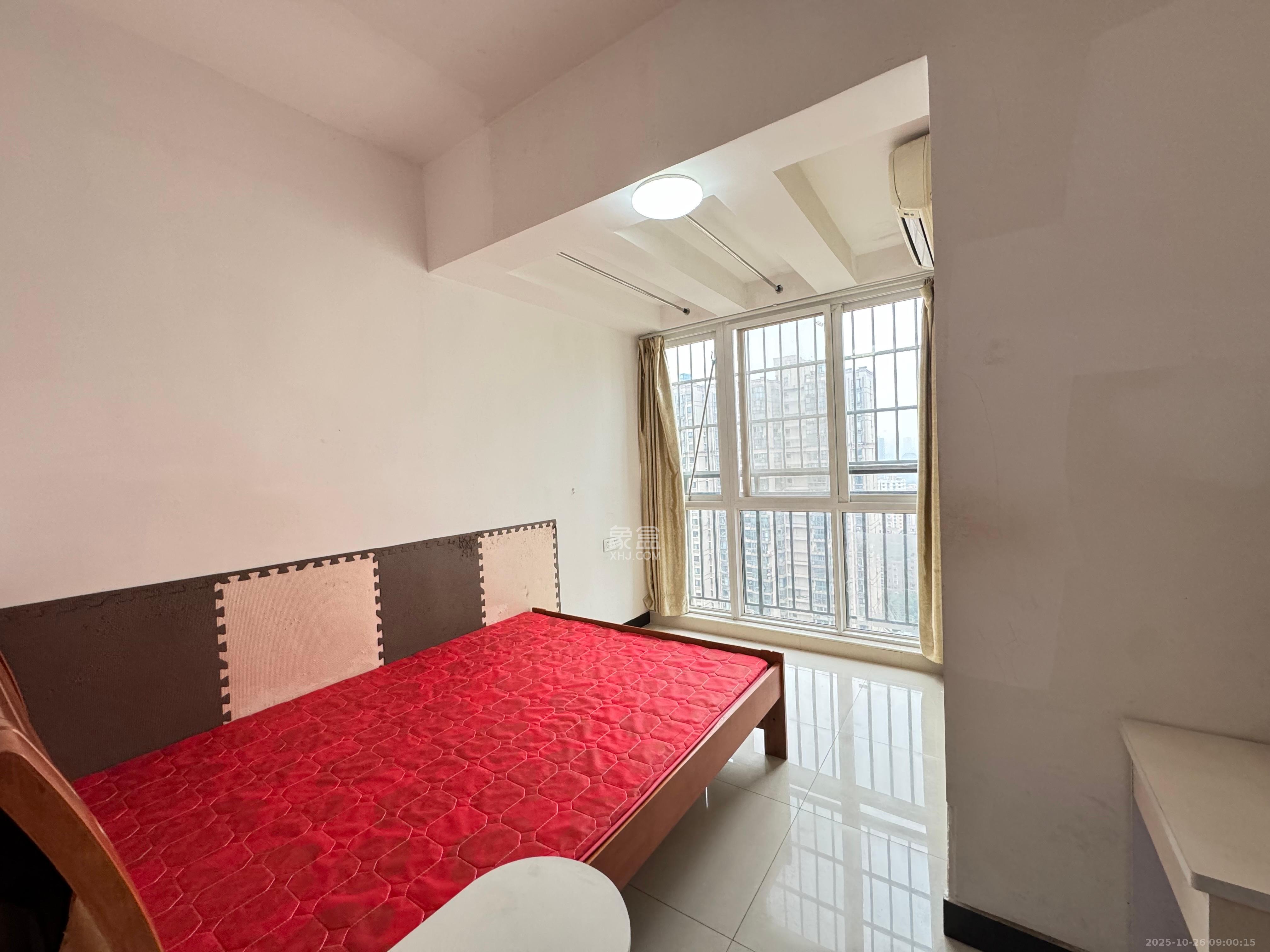 泊爱蓝湾  2室1厅1卫    2100.0元/月 泊爱蓝湾  2室1厅1卫    2100.0元/月室内图