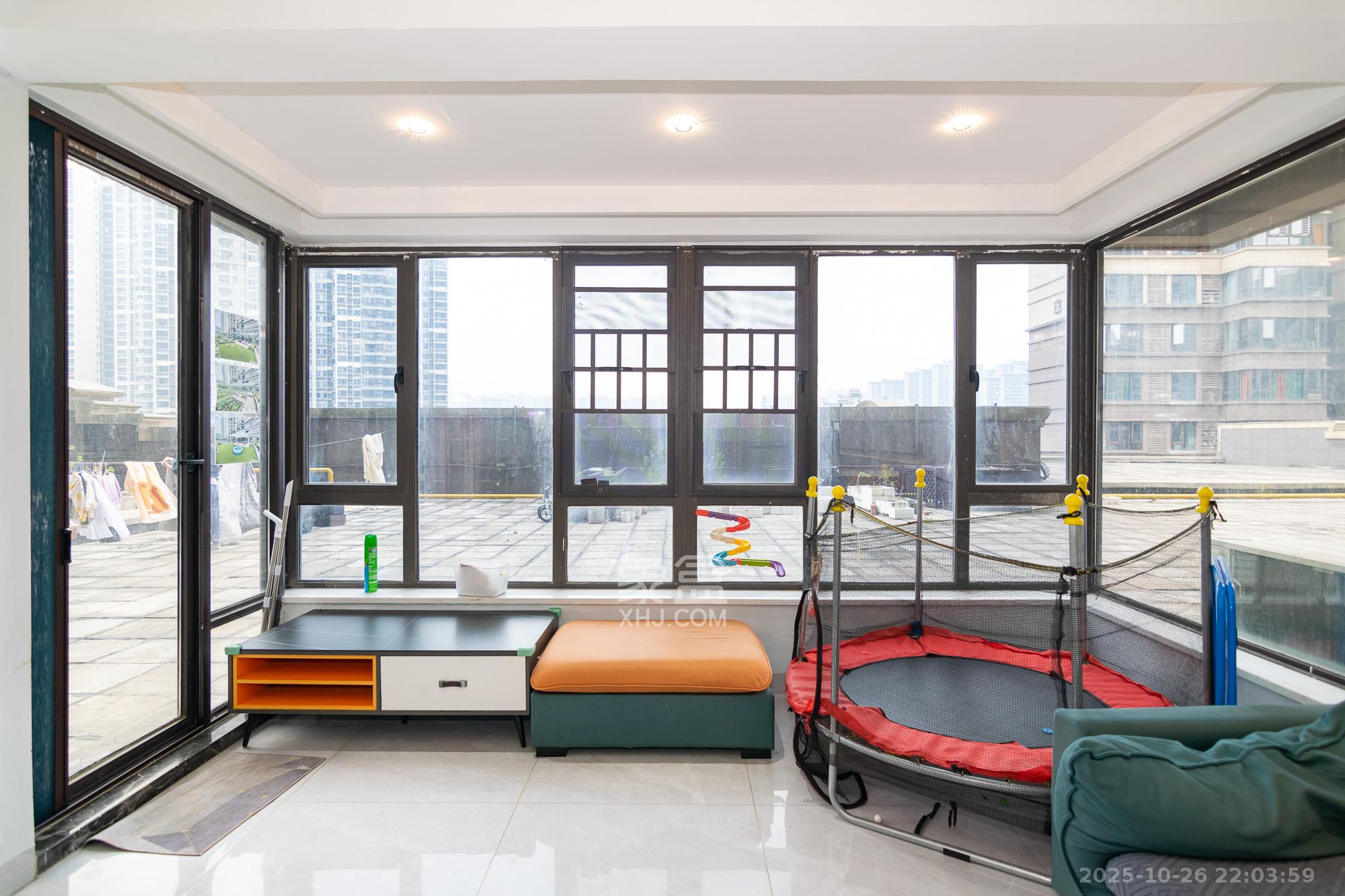 润和山水郡  4室2厅2卫    102.0万阳台