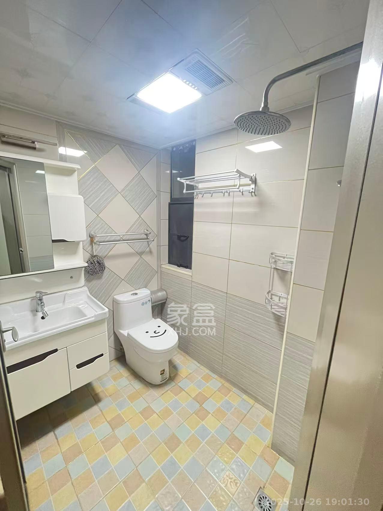 鸿基橄榄君庭  4室2厅2卫    3500.0元/月 鸿基橄榄君庭  4室2厅2卫    3500.0元/月室内图