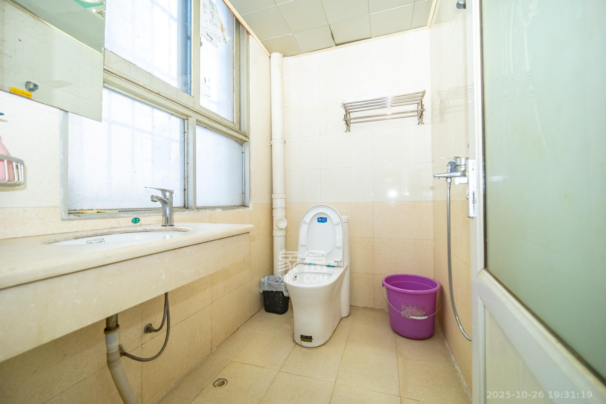 星沙六区  18室1厅1卫    268.0万 星沙六区  18室1厅1卫    268.0万卫生间