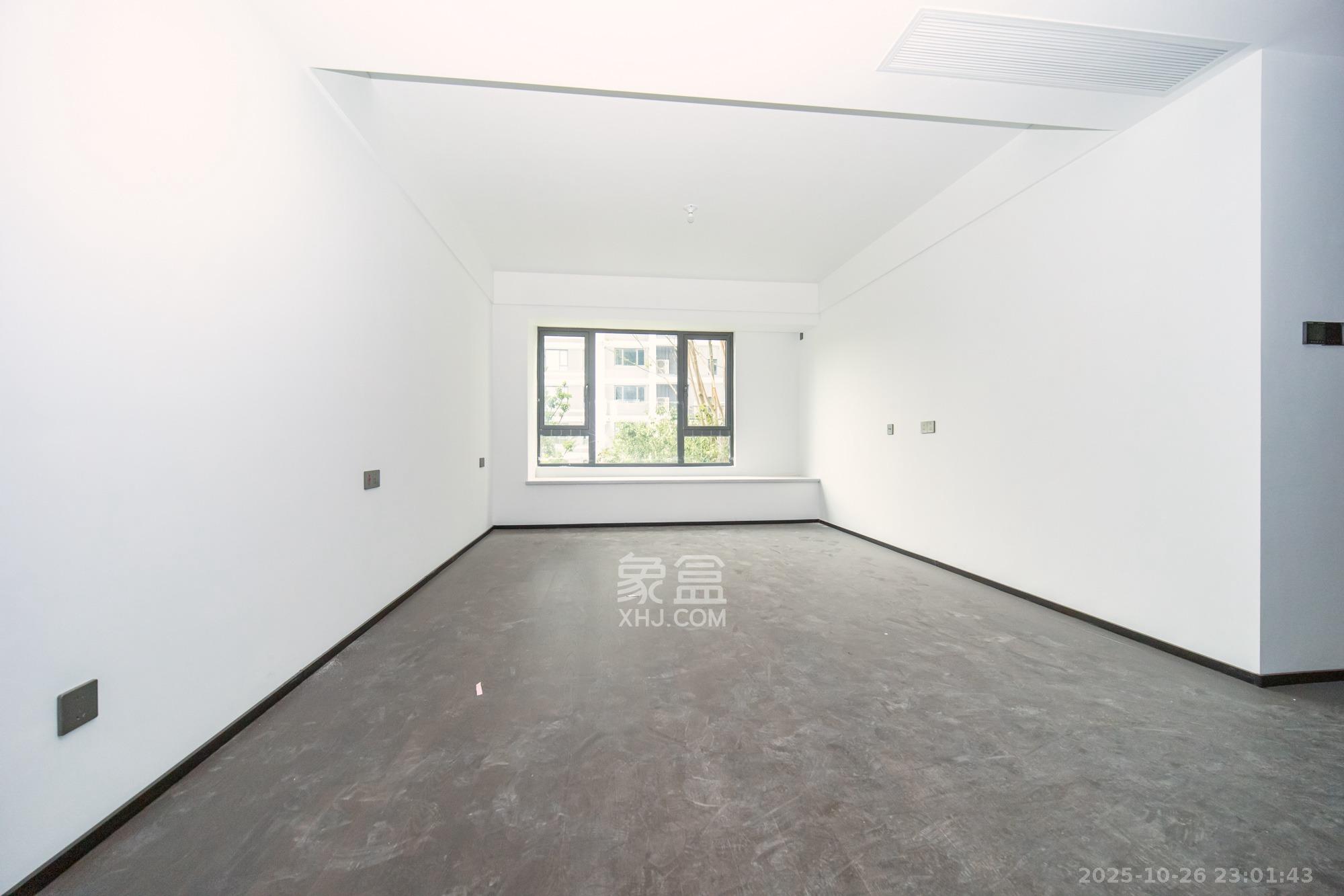 万科松湖天地  4室2厅3卫    250.0万卧室