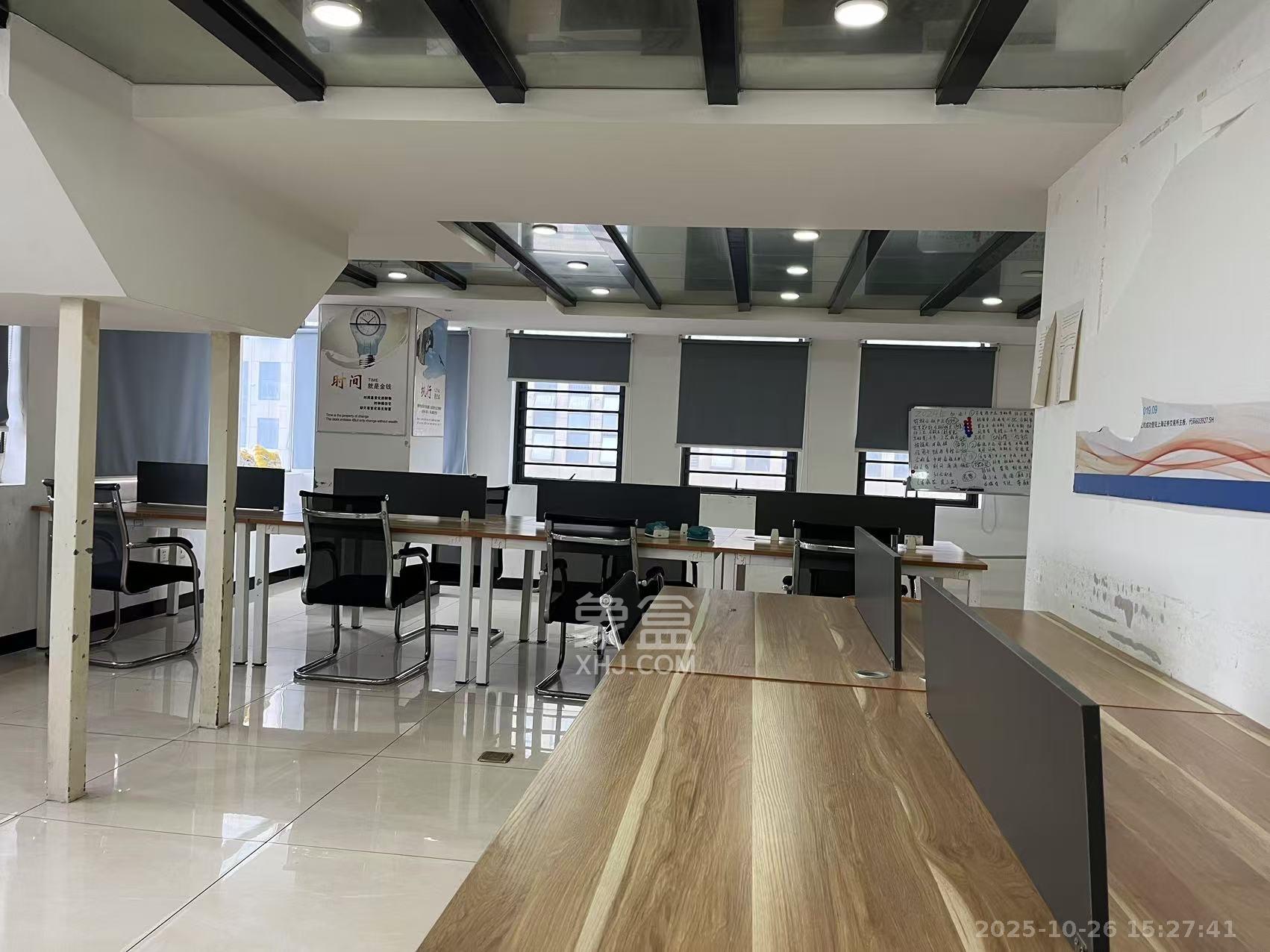 华润置地广场二期  2室2厅1卫    4700.0元/月