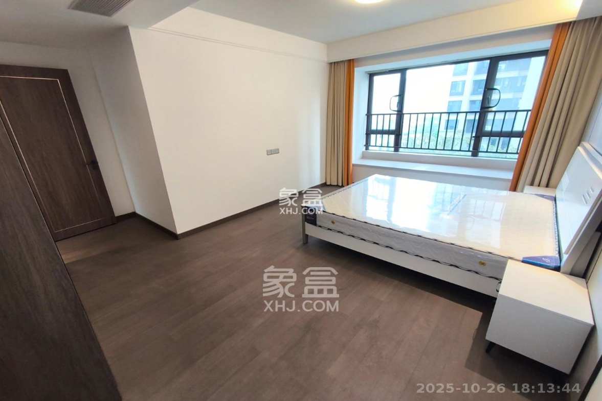 龙湖春江天玺  4室2厅2卫    5000.0元/月 龙湖春江天玺  4室2厅2卫    5000.0元/月室内图