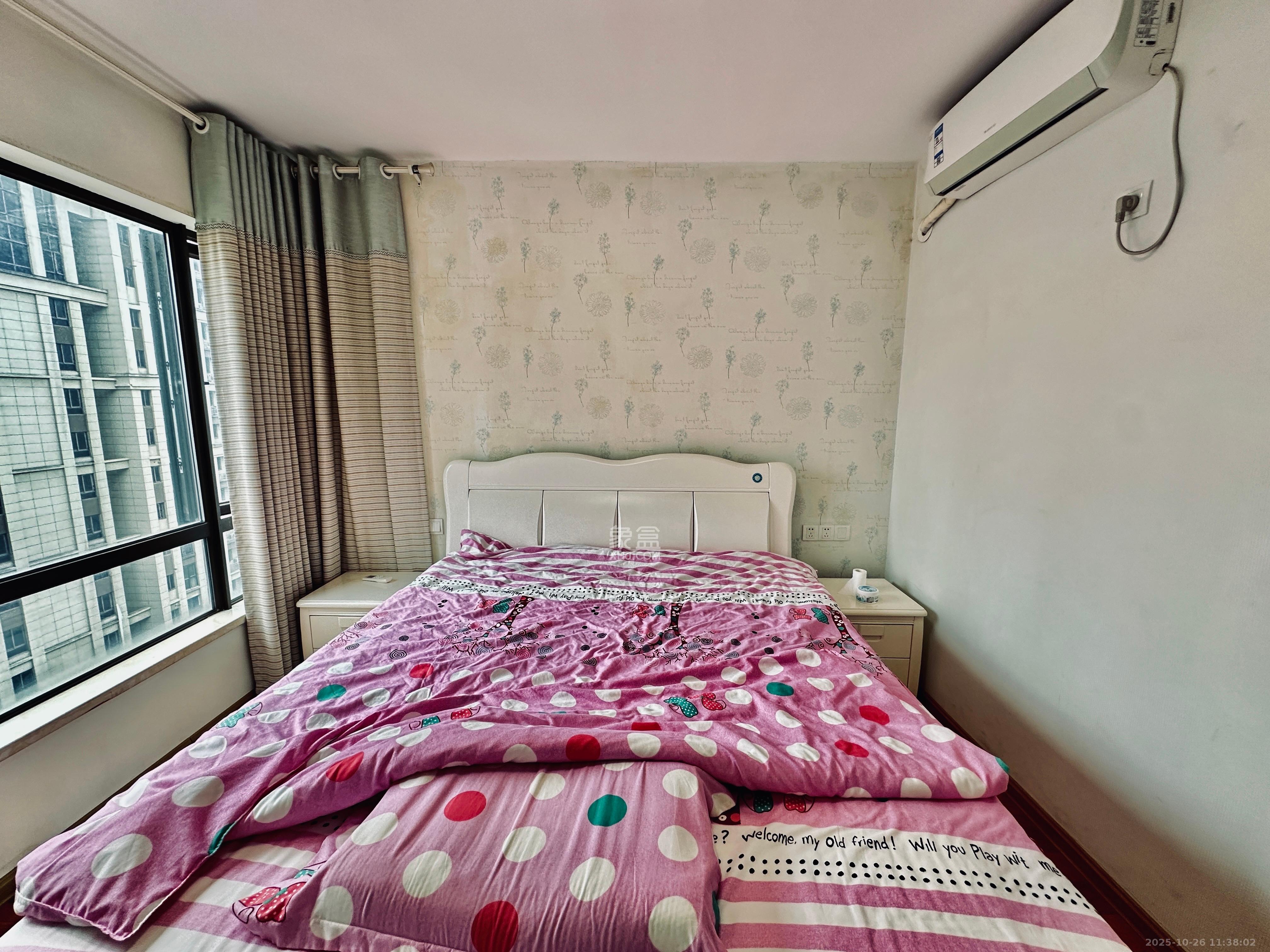 南山雍江汇（滨江国际新城）  3室2厅2卫    3400.0元/月室内图