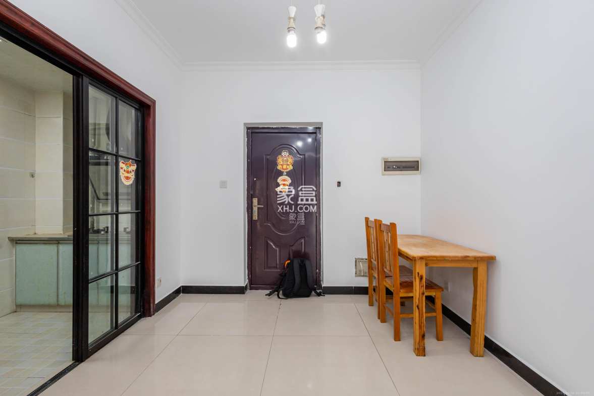 爵士湘 2室2厅1卫 34.0万 爵士湘 2室2厅1卫 34.0万客厅