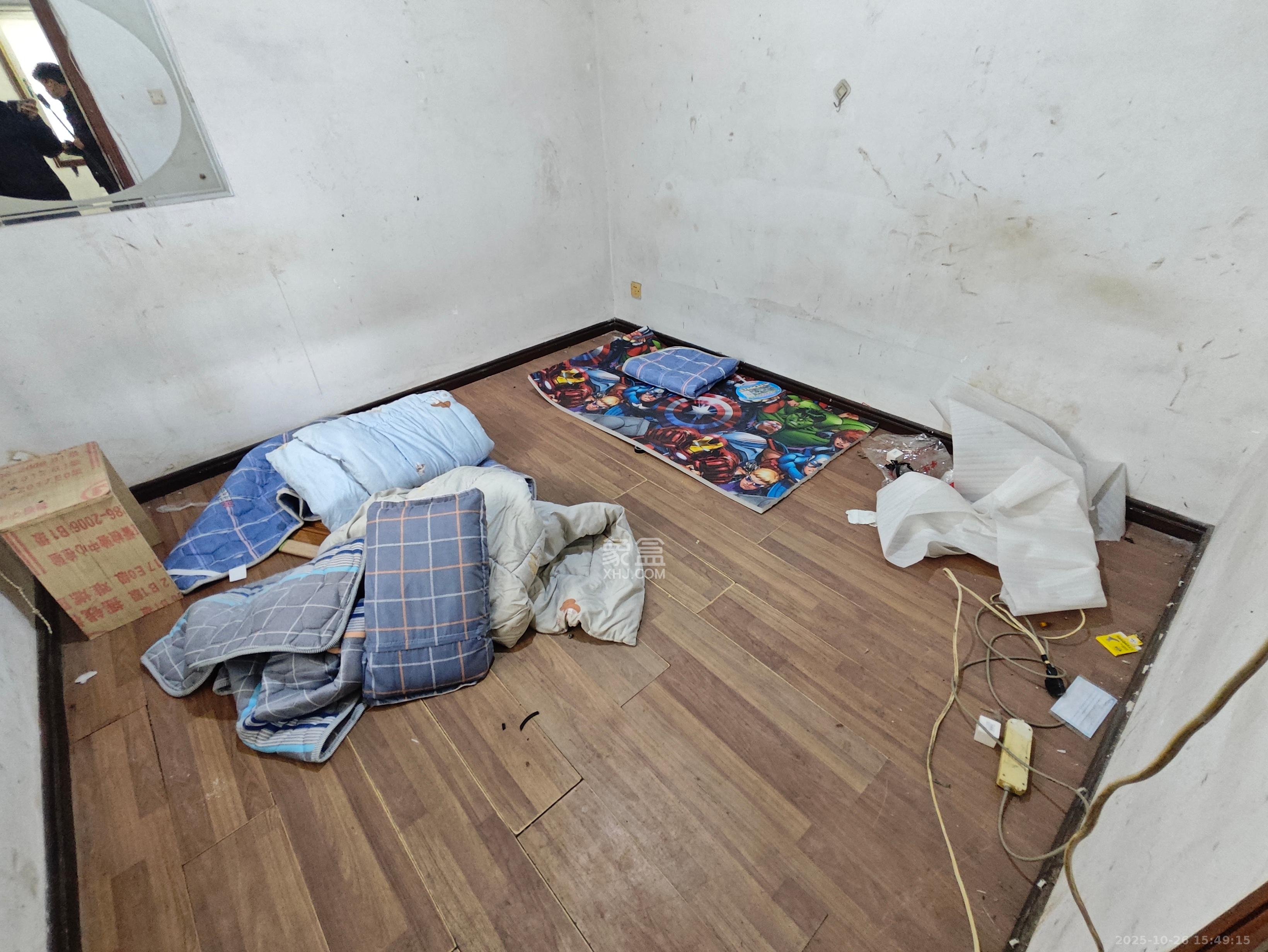 万利新村 3室2厅2卫 1800.0元/月 万利新村 3室2厅2卫 1800.0元/月室内图