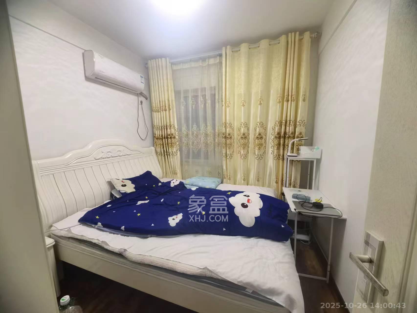 天麓尚层  4室2厅2卫    2800.0元/月室内图