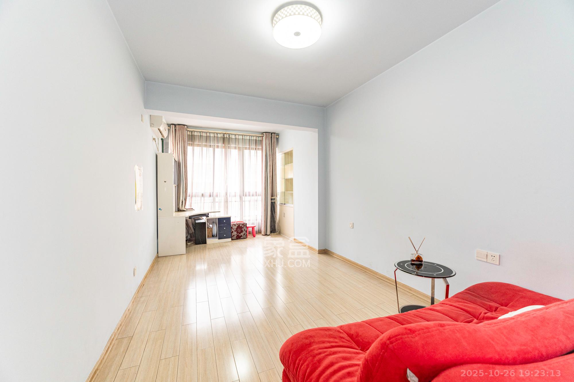 财富名园  3室2厅2卫    132.0万 财富名园  3室2厅2卫    132.0万卧室