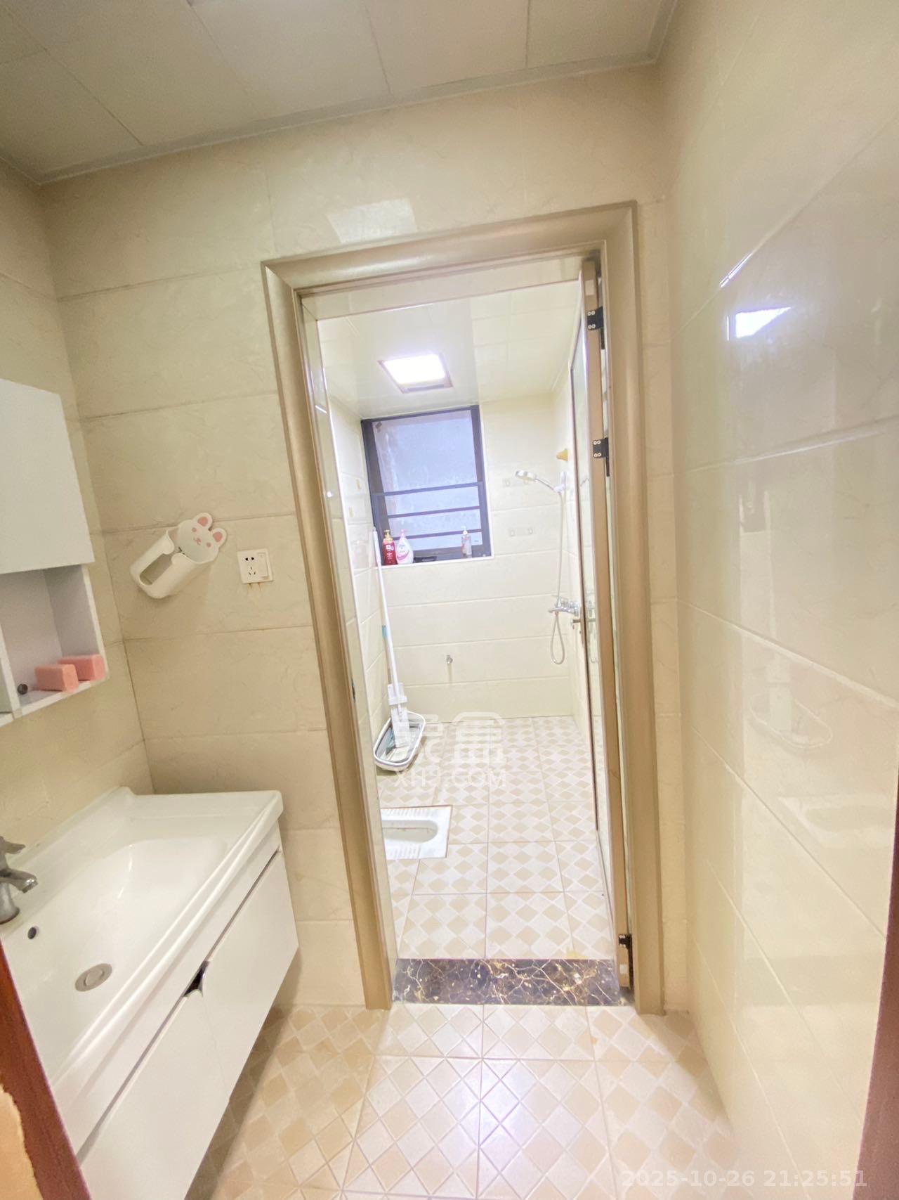 恒生碧水龙庭  3室2厅1卫    1800.0元/月室内图