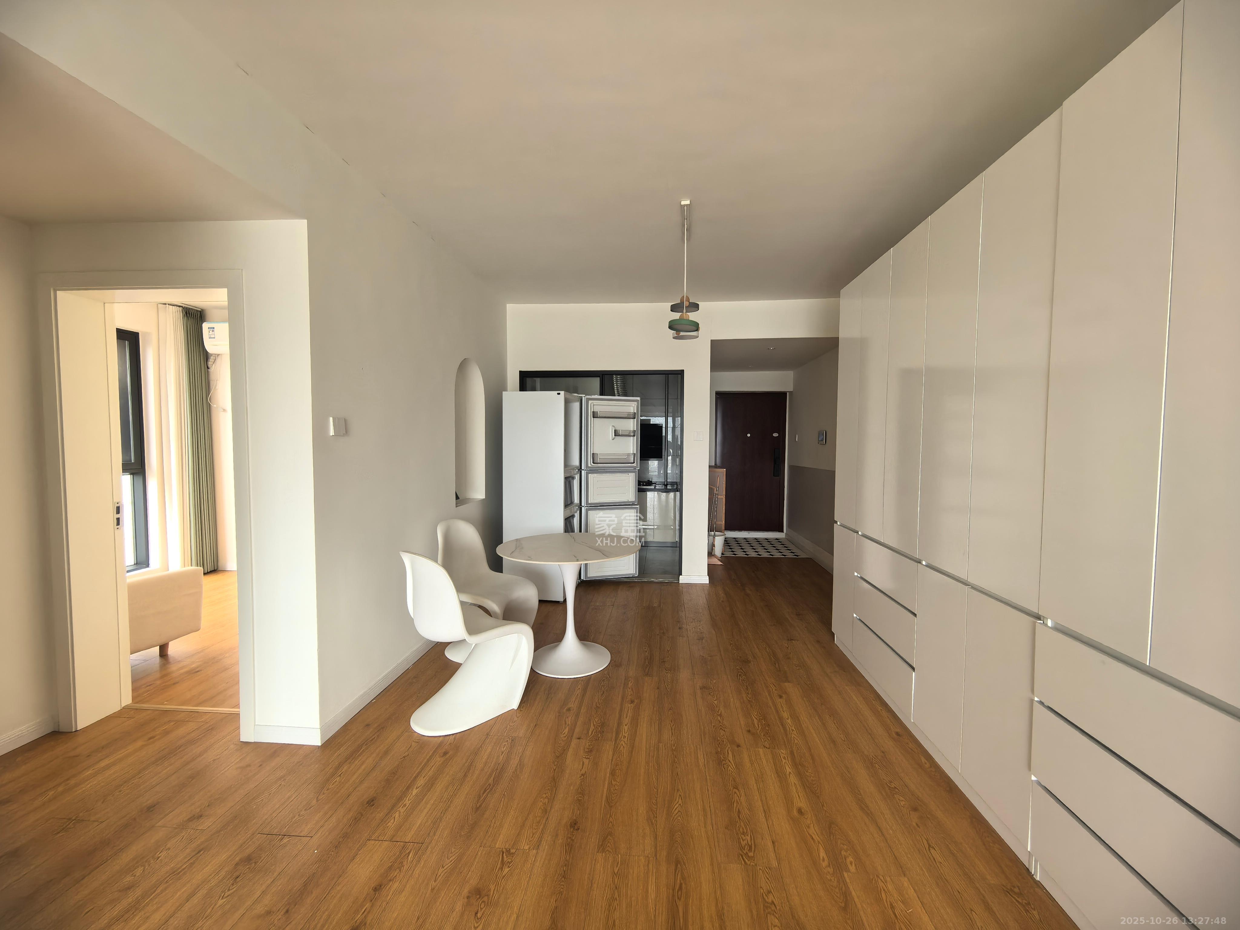 卢浮原著  2室2厅1卫    2000.0元/月室内图