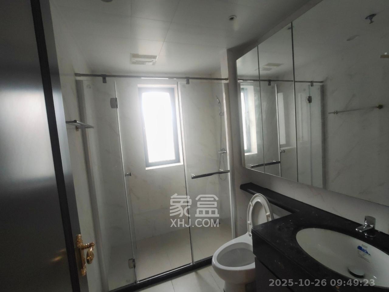 恒大翡翠华庭  3室2厅2卫    2700.0元/月室内图