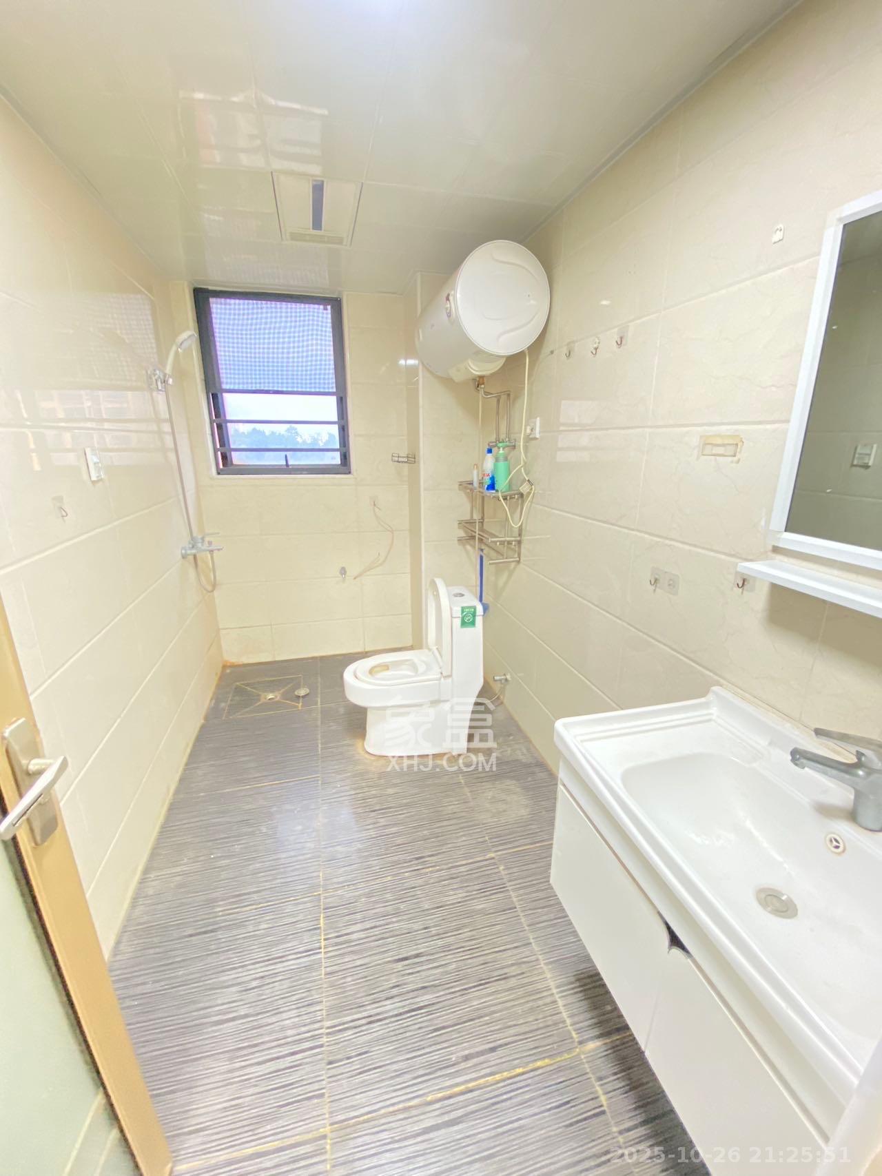 恒生碧水龙庭  3室2厅1卫    1800.0元/月室内图