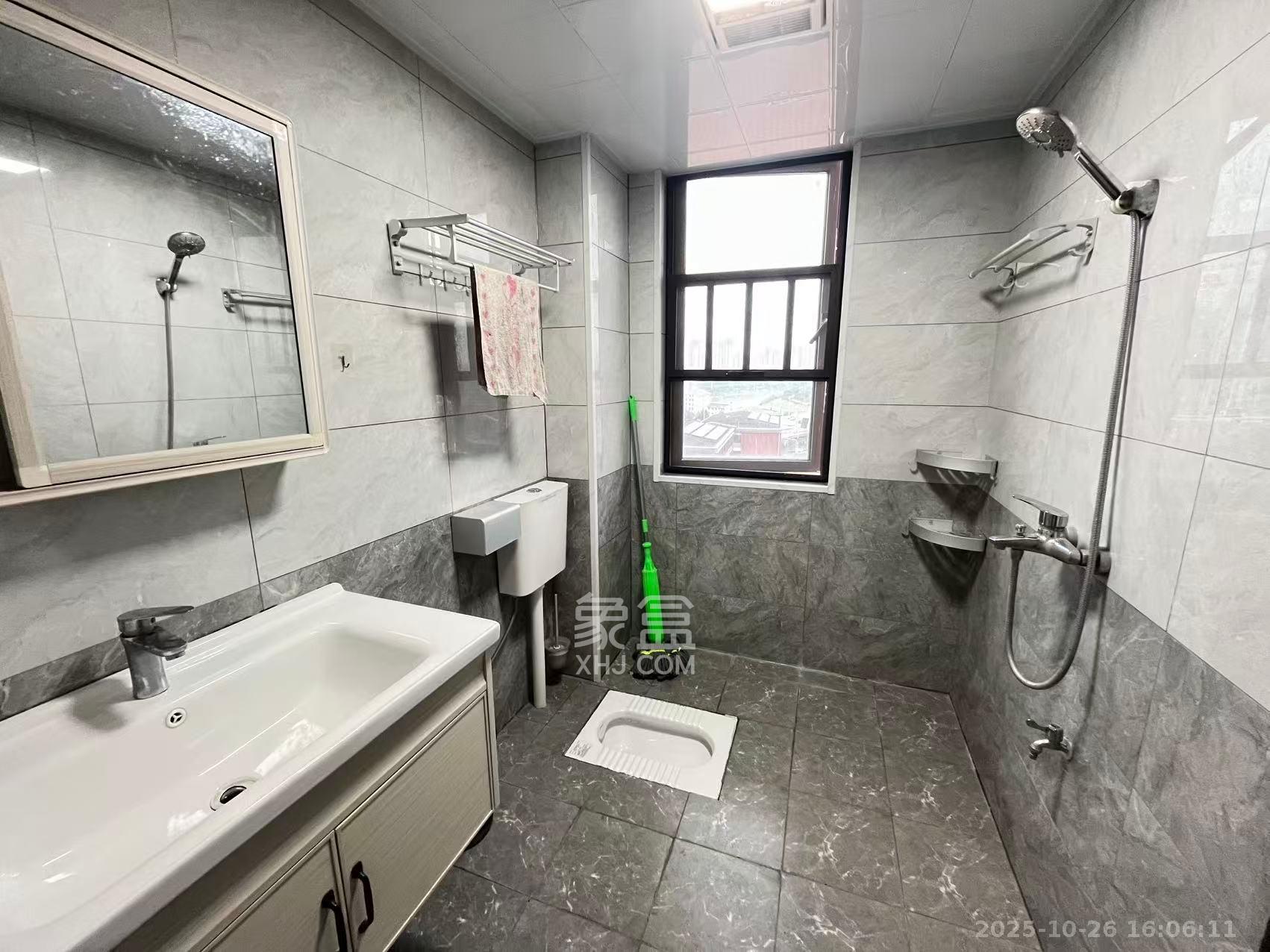 惟泽园 3室2厅2卫 3000.0元/月 惟泽园 3室2厅2卫 3000.0元/月室内图