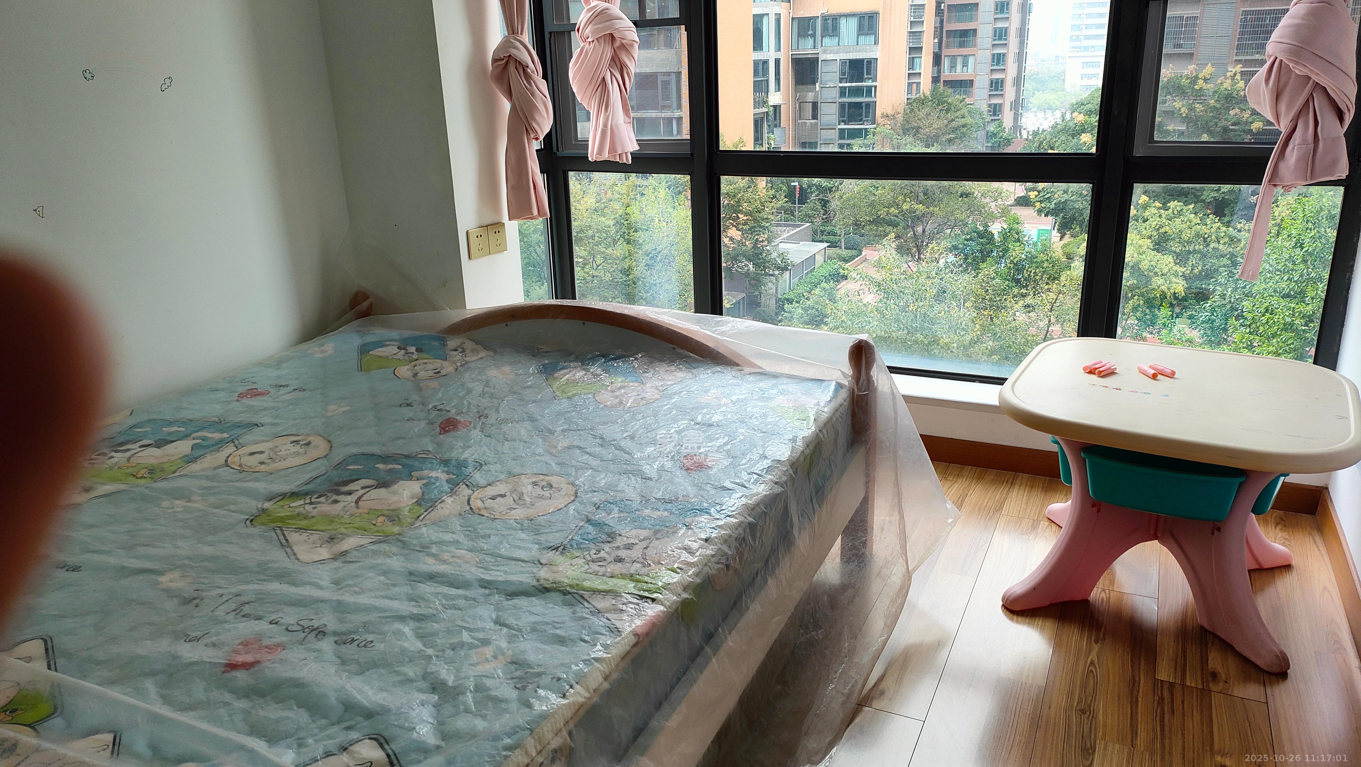 海伦春天  4室2厅2卫    2600.0元/月室内图