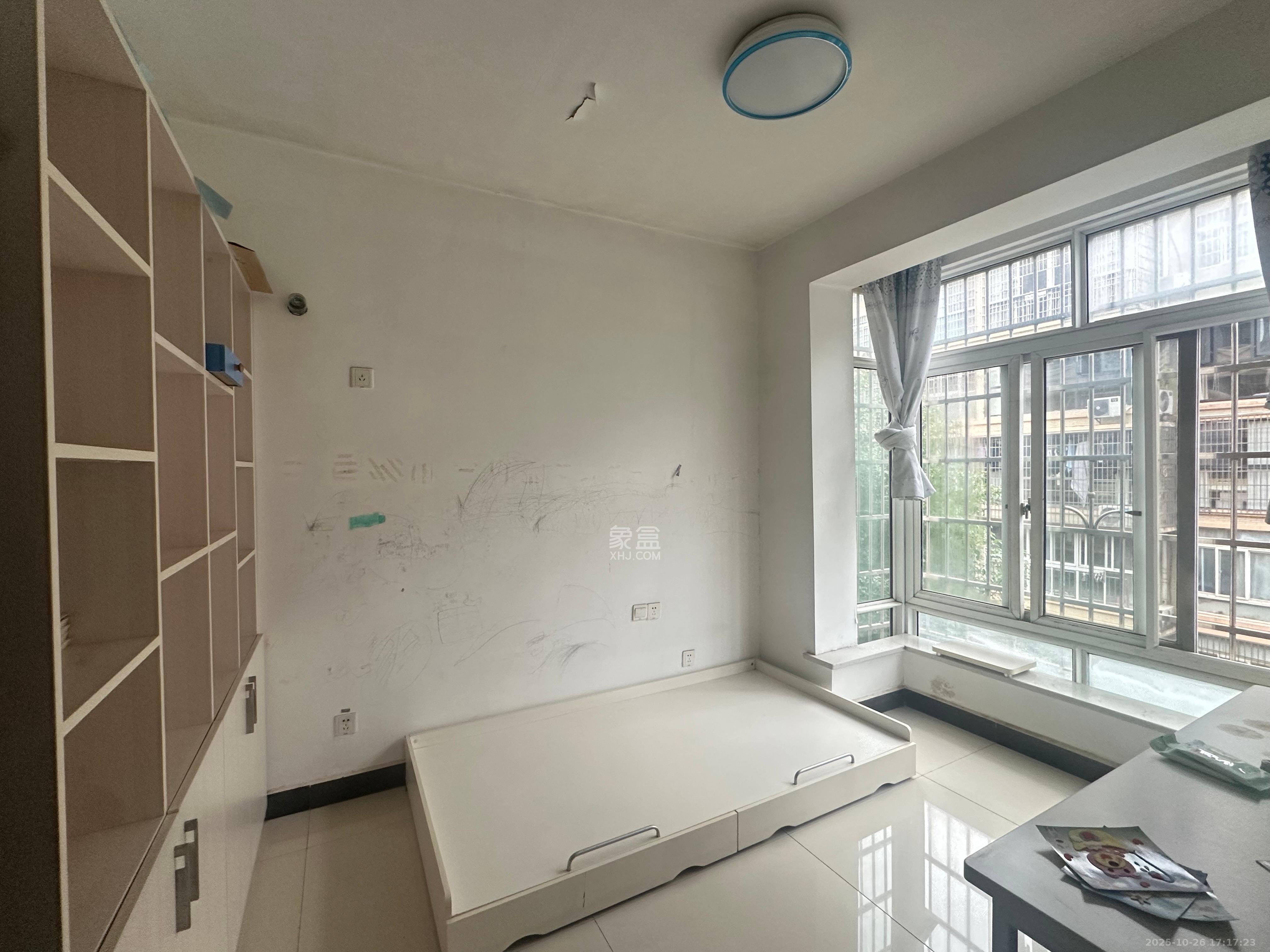 鄱阳小区  3室2厅1卫    1400.0元/月