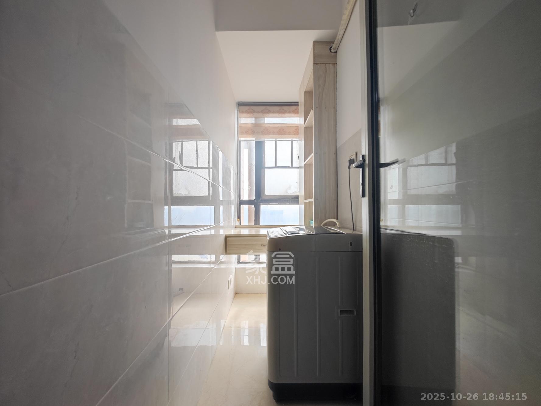 五矿万境水岸三期 2室2厅1卫 60.0万 五矿万境水岸三期 2室2厅1卫 60.0万阳台