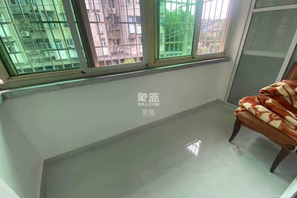 长坡社区 2室1厅1卫 2000.0元/月 长坡社区 2室1厅1卫 2000.0元/月室内图