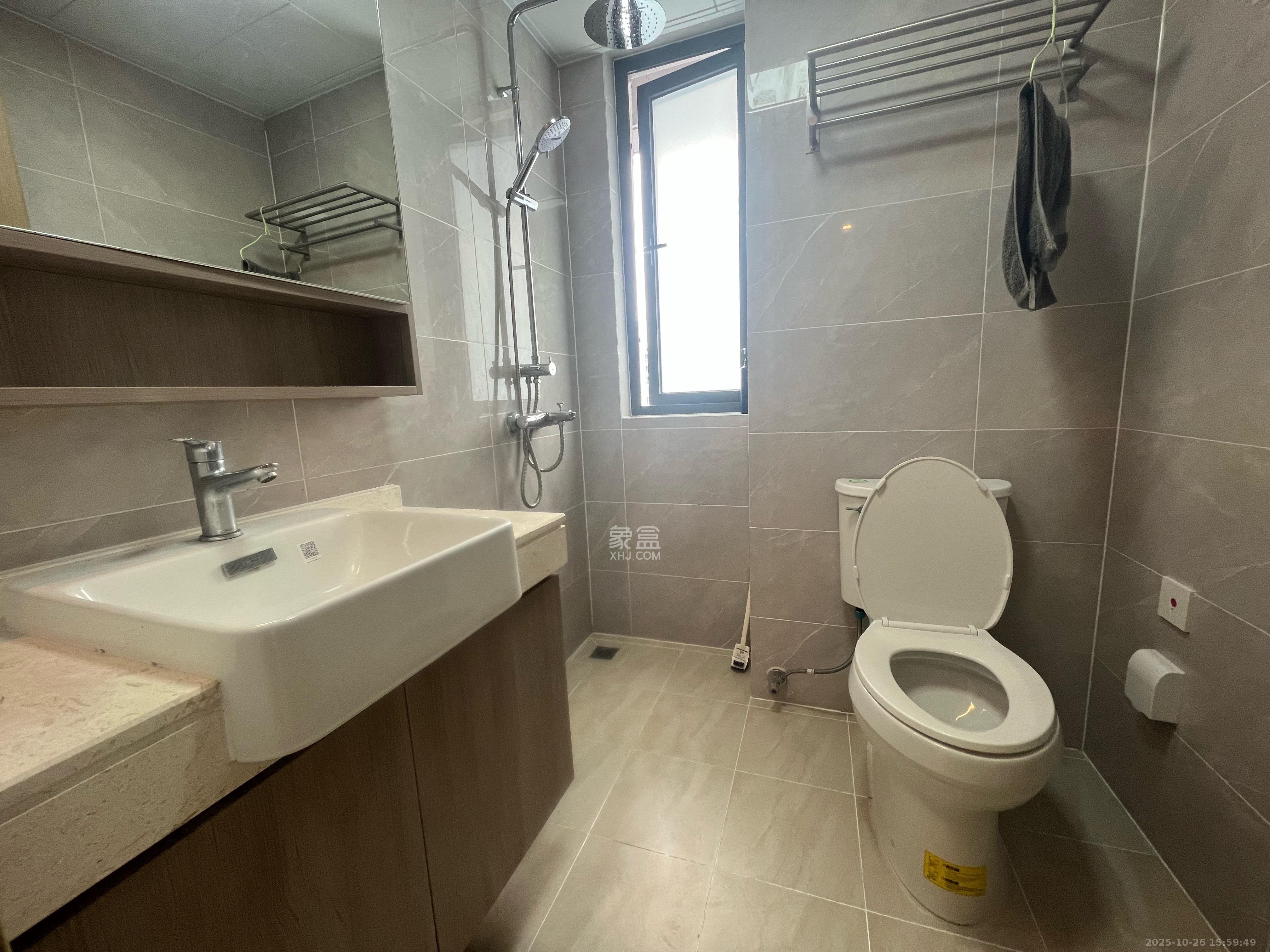 清控湖山雅居南区  3室2厅2卫    2600.0元/月室内图