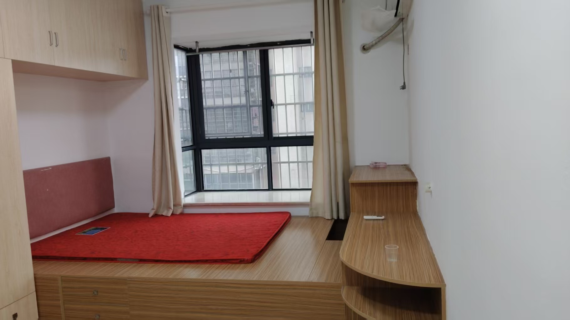 梓山豪苑 1室1厅1卫 1200.0元/月 梓山豪苑 1室1厅1卫 1200.0元/月室内图