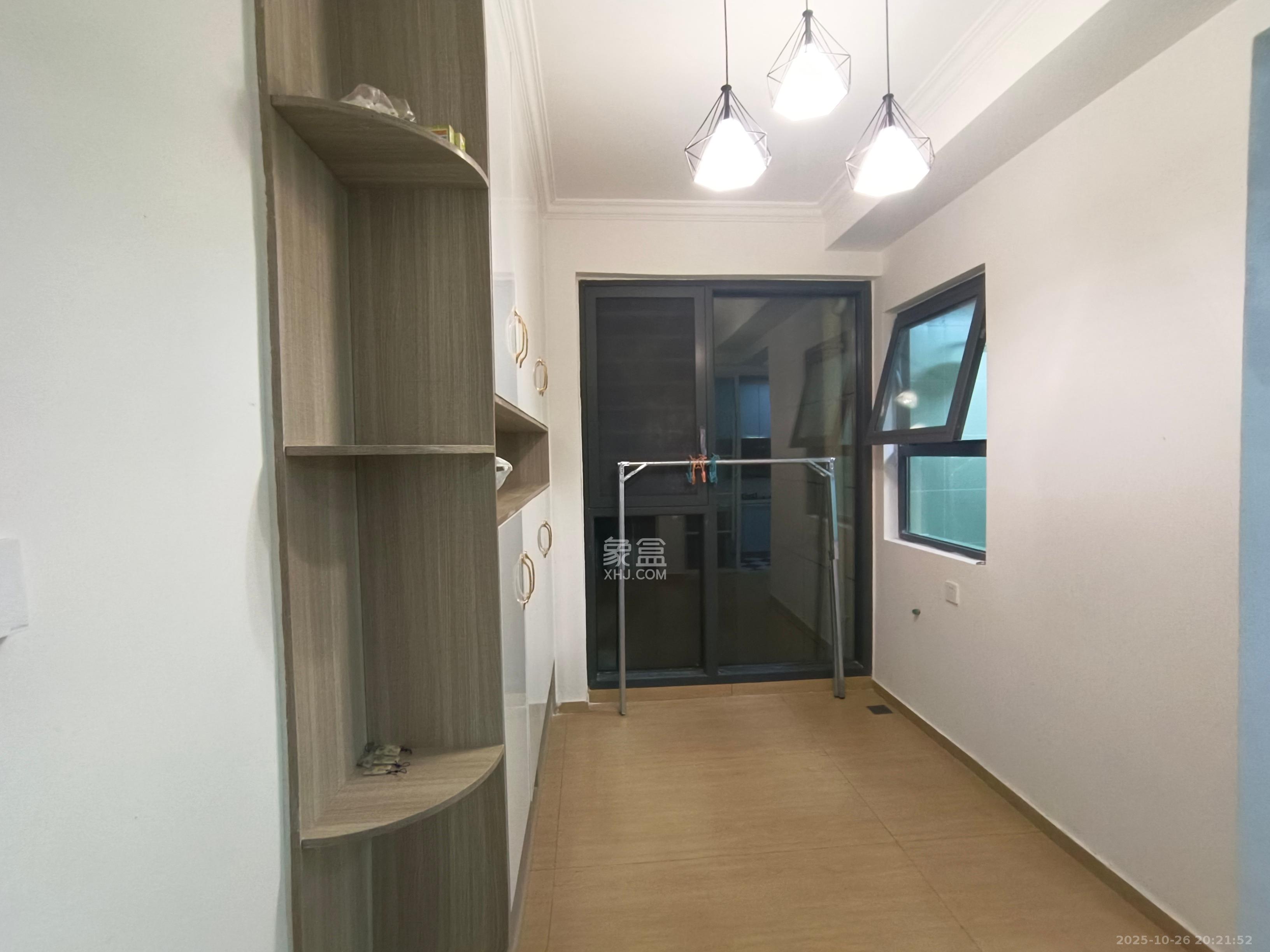 明发阅江悦府  3室2厅1卫    2300.0元/月